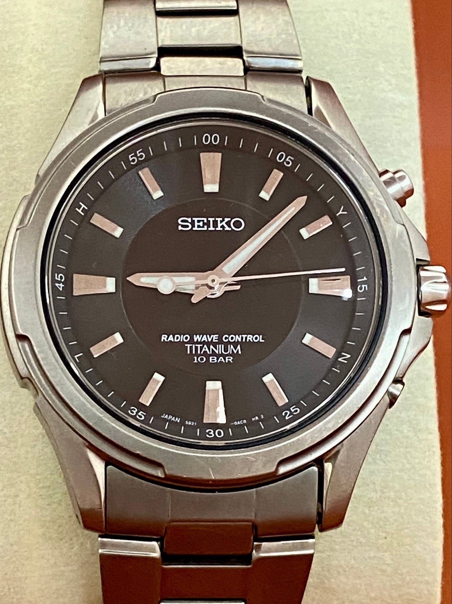 Seiko Quartz Radio Wave Titanium 5B21-0AB0, Black, July 2004 UK VINTAGE WATCH LTD