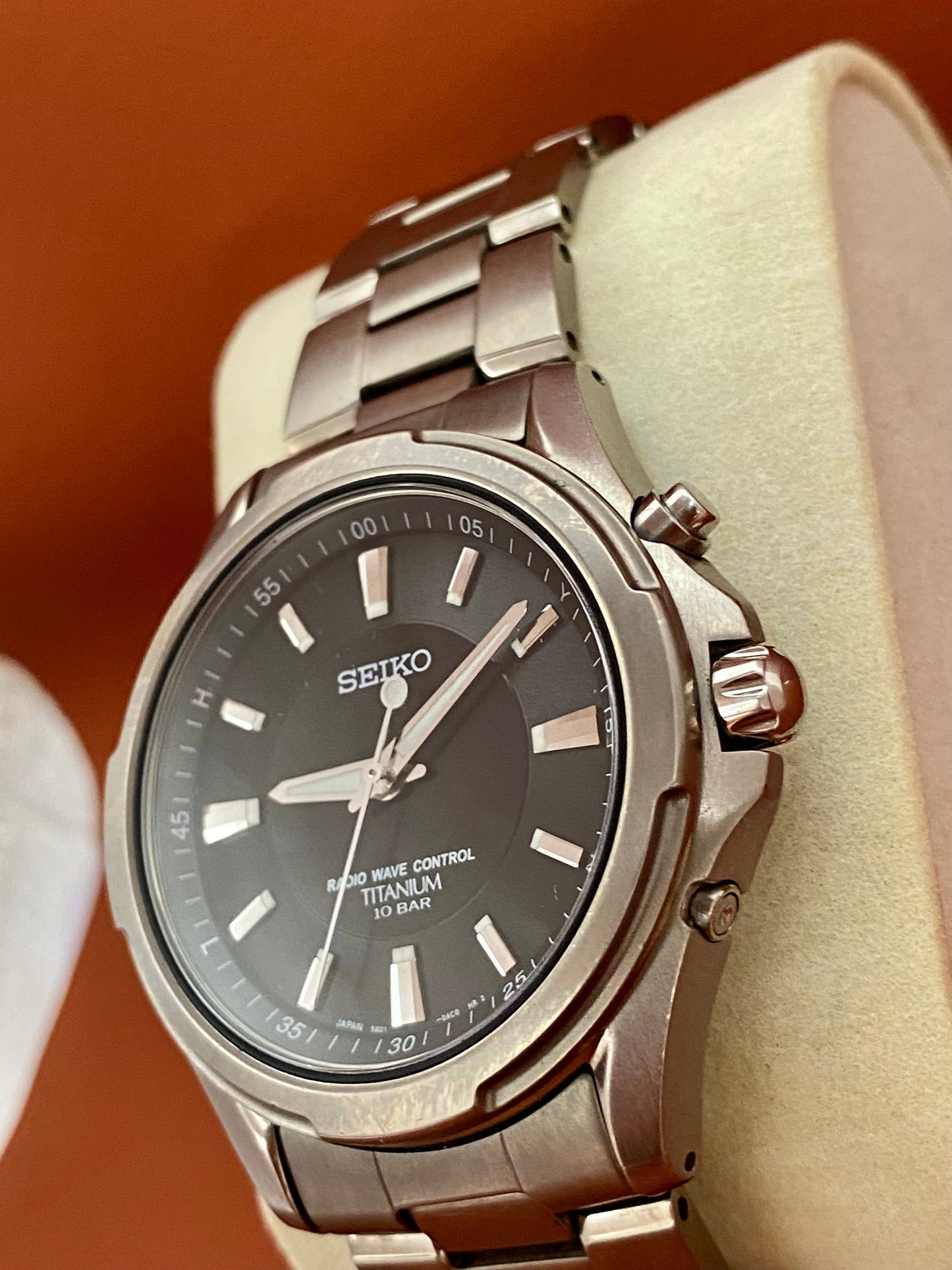 Seiko Quartz Radio Wave Titanium 5B21-0AB0, Black, July 2004 UK VINTAGE WATCH LTD