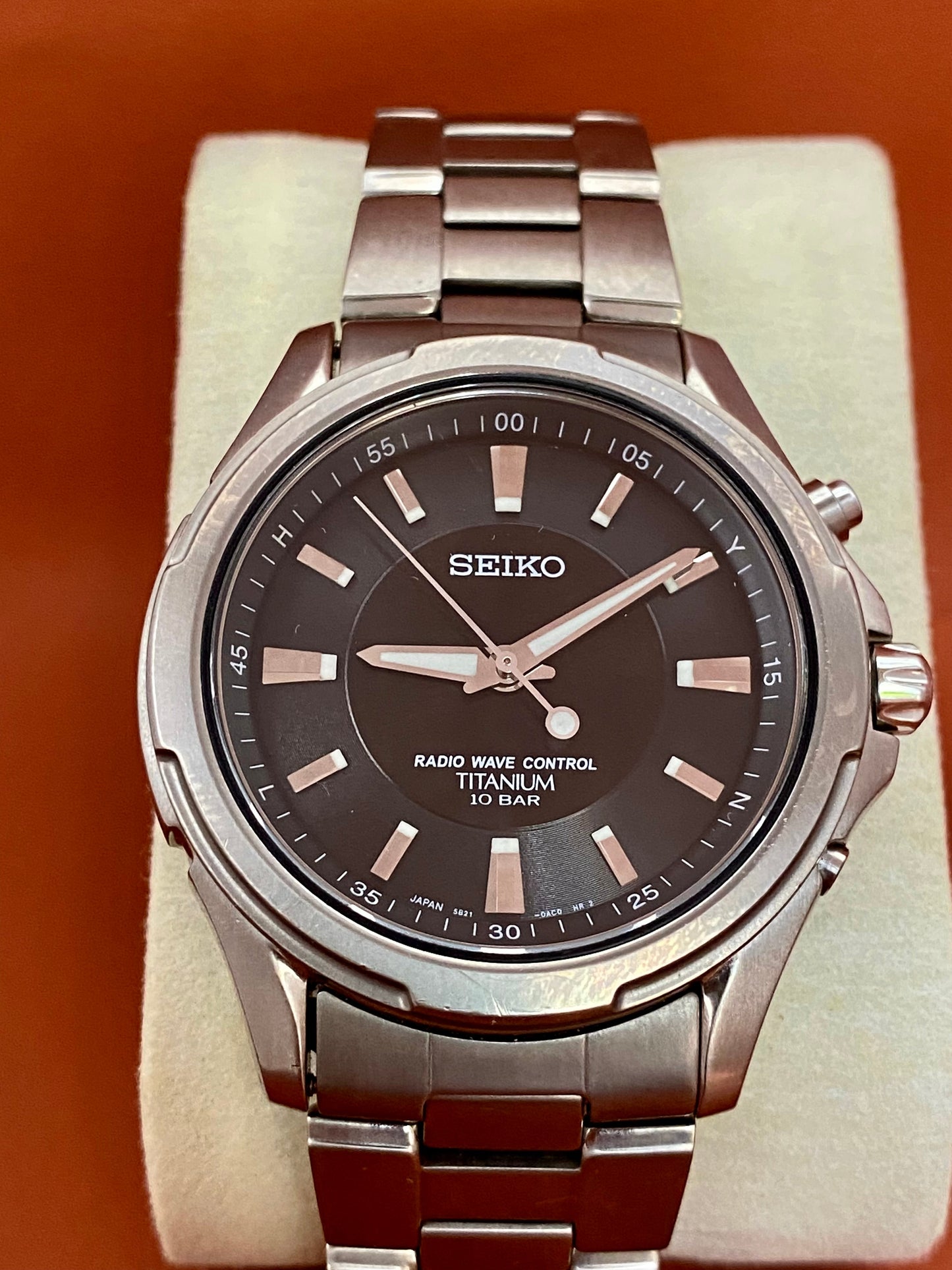 Seiko Quartz Radio Wave Titanium 5B21-0AB0, Black, July 2004 UK VINTAGE WATCH LTD