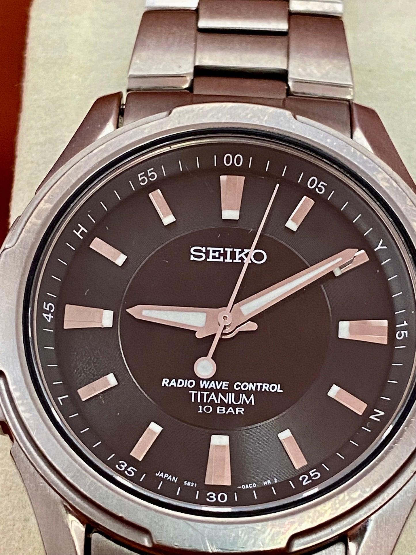 Seiko Quartz Radio Wave Titanium 5B21-0AB0, Black, July 2004 UK VINTAGE WATCH LTD