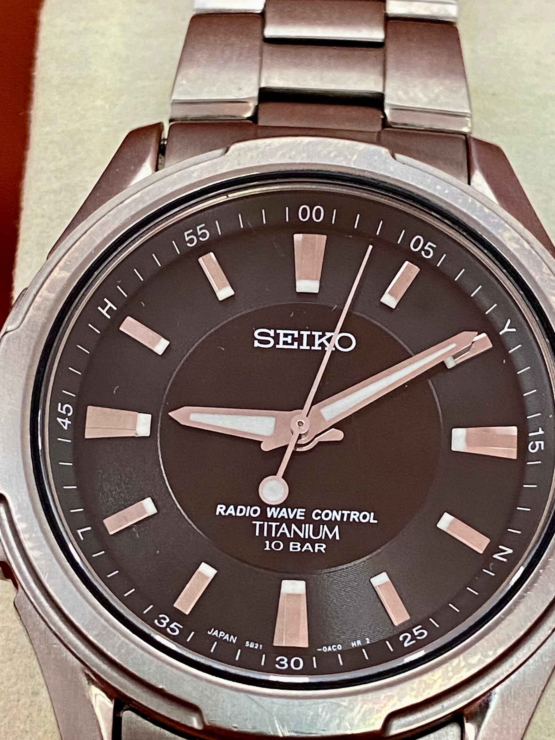 Seiko Quartz Radio Wave Titanium 5B21-0AB0, Black, July 2004 UK VINTAGE WATCH LTD