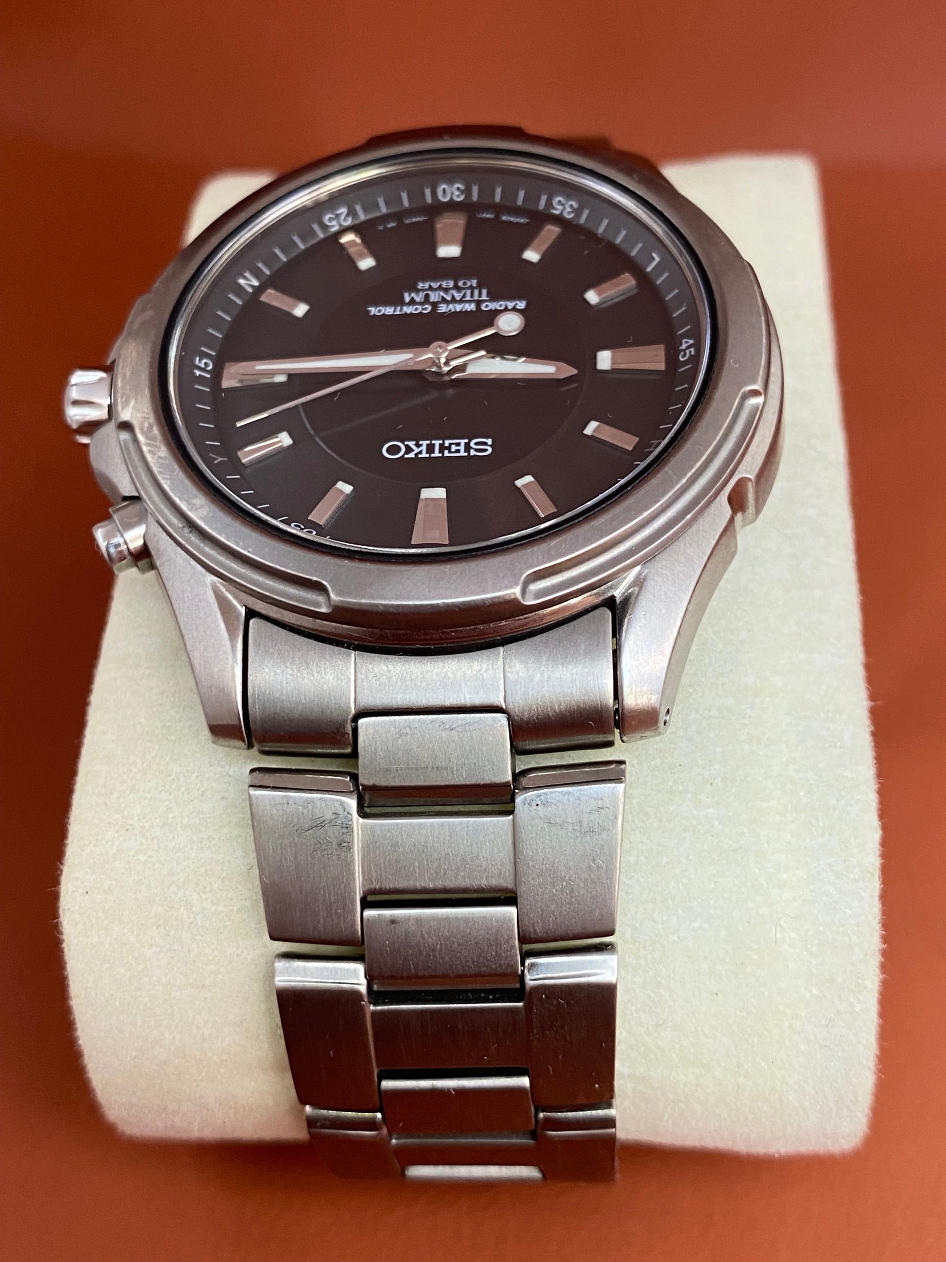 Seiko Quartz Radio Wave Titanium 5B21-0AB0, Black, July 2004 UK VINTAGE WATCH LTD