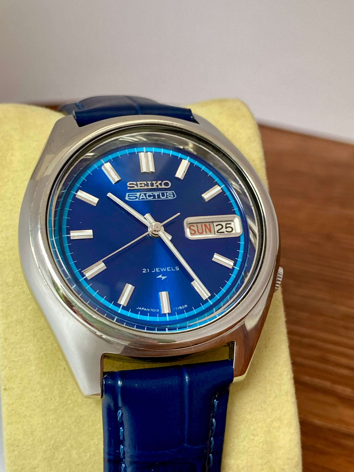 Vintage Seiko 5 Actus 7019-7060 Blue SERVICED Automatic, May 1974