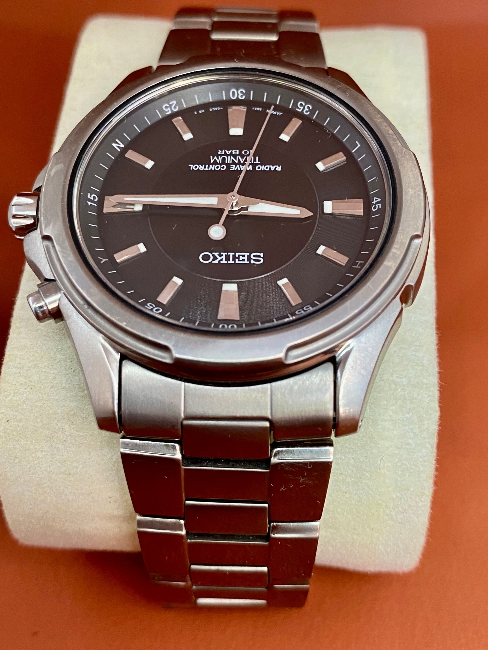 Seiko Quartz Radio Wave Titanium 5B21-0AB0, Black, July 2004 UK VINTAGE WATCH LTD