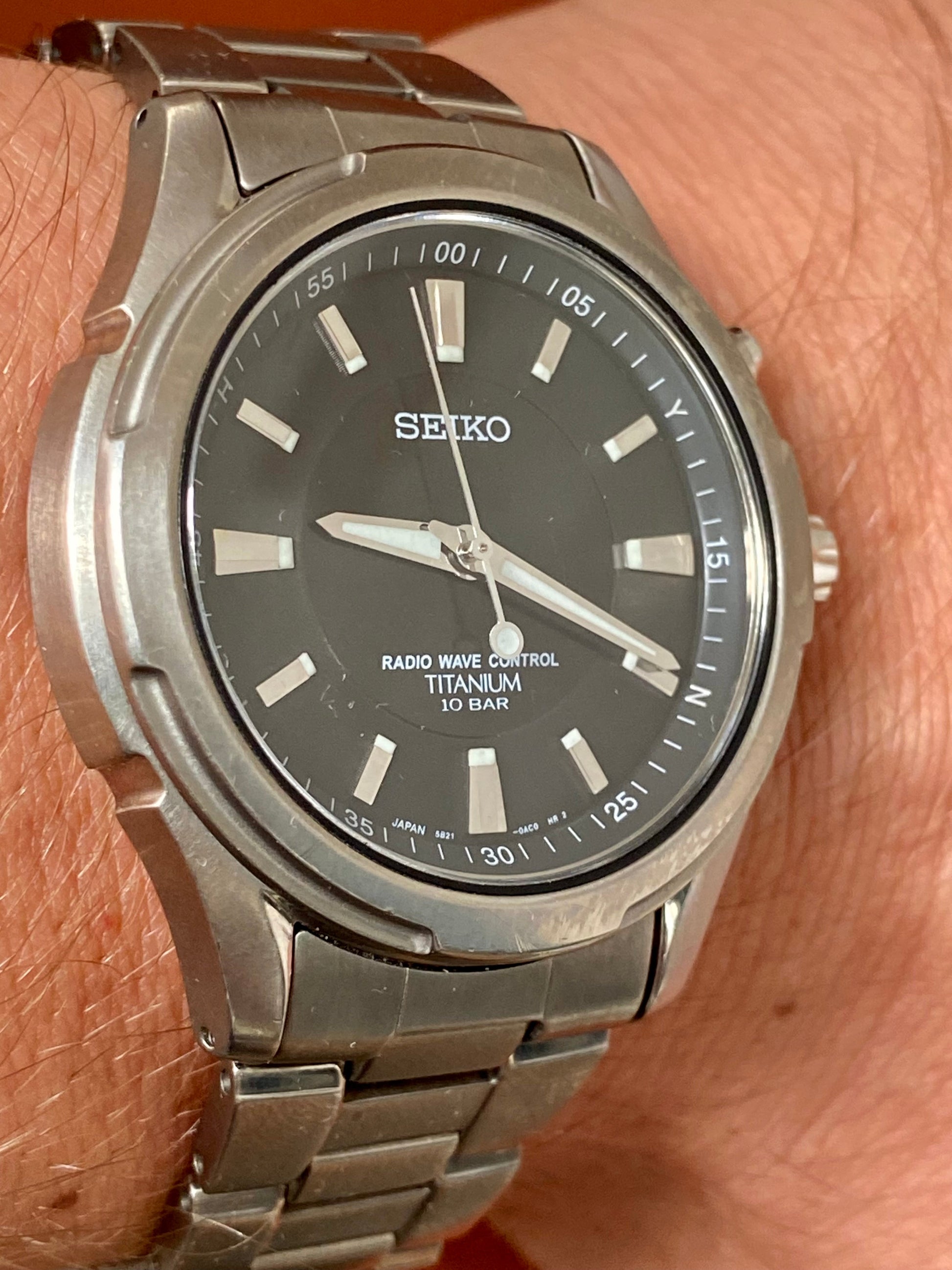 Seiko Quartz Radio Wave Titanium 5B21-0AB0, Black, July 2004 UK VINTAGE WATCH LTD