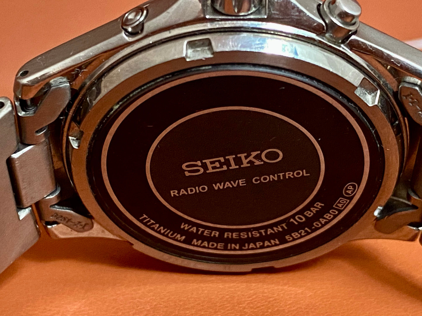 Seiko Quartz Radio Wave Titanium 5B21-0AB0, Black, July 2004 UK VINTAGE WATCH LTD