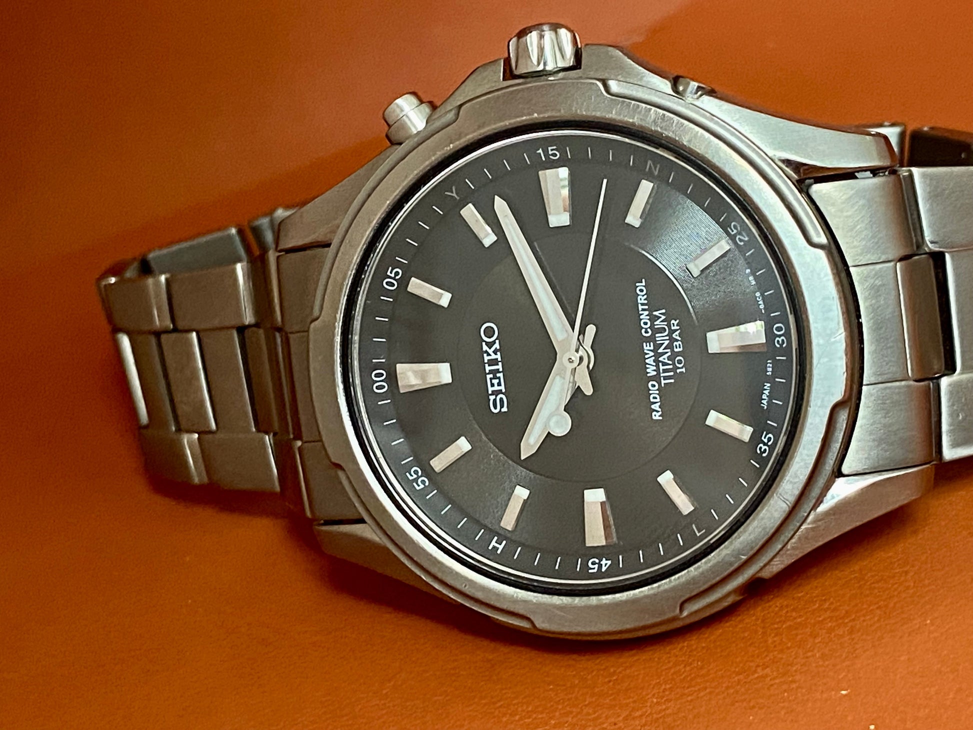 Seiko Quartz Radio Wave Titanium 5B21-0AB0, Black, July 2004 UK VINTAGE WATCH LTD