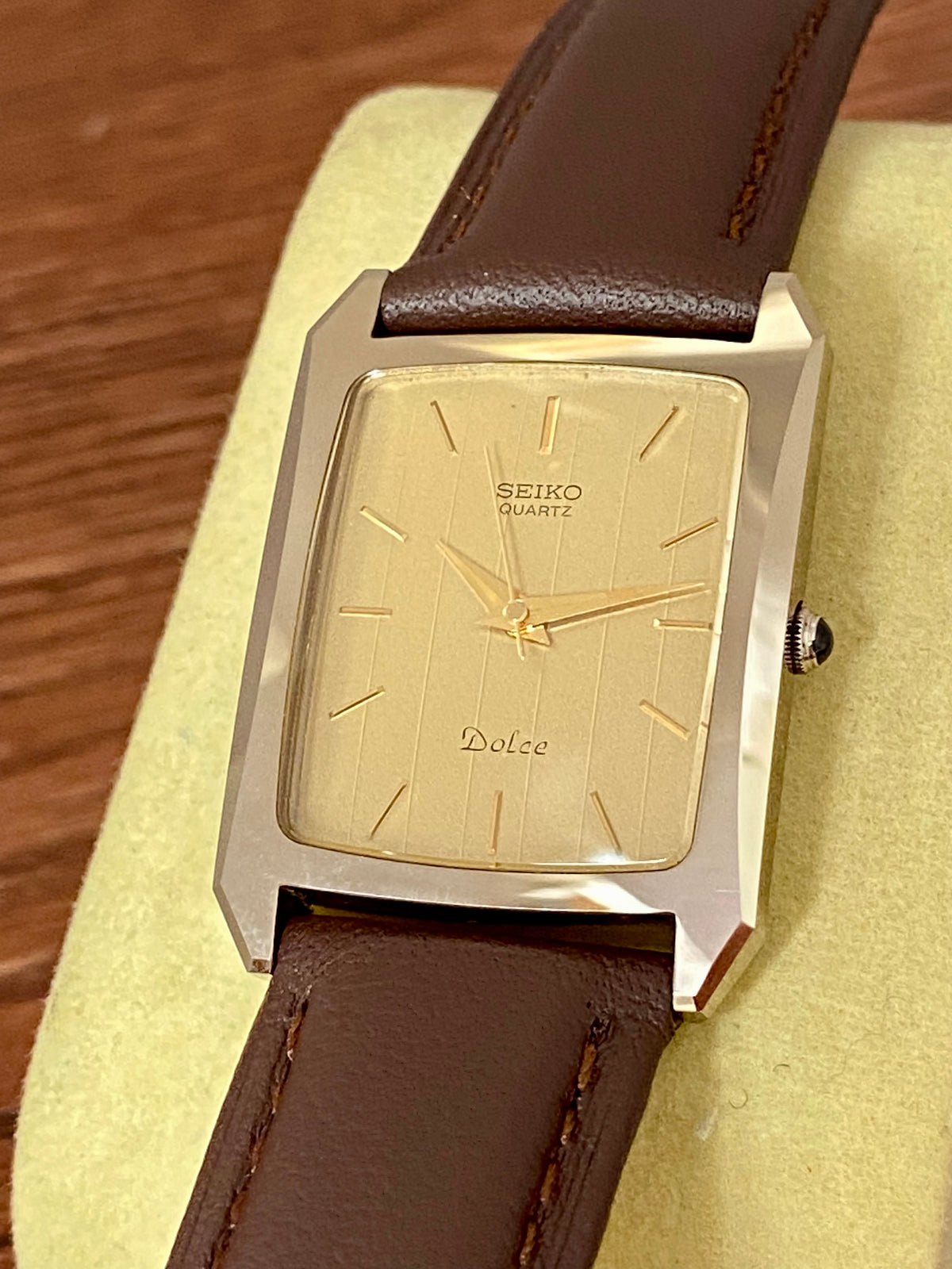 Vintage Seiko Dolce Quartz 7321-5570 Tungsten, October 1984