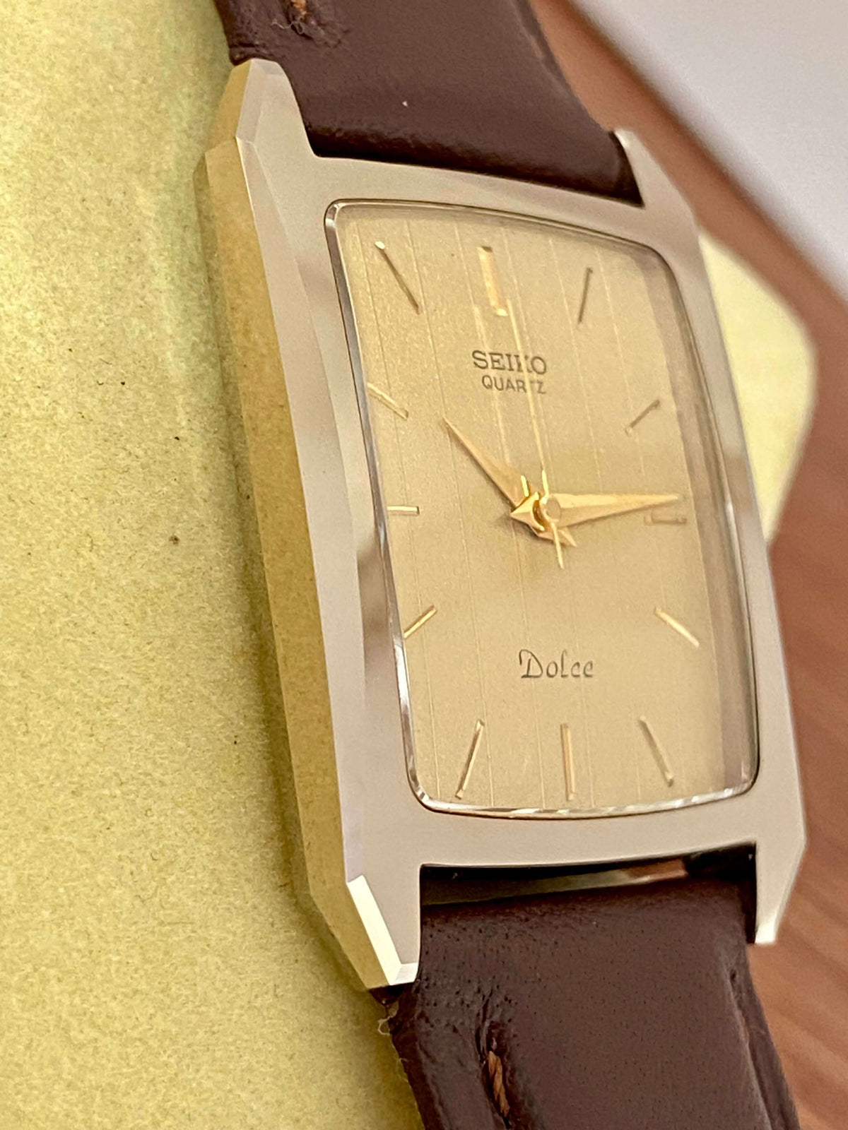 Vintage Seiko Dolce Quartz 7321-5570 Tungsten, October 1984
