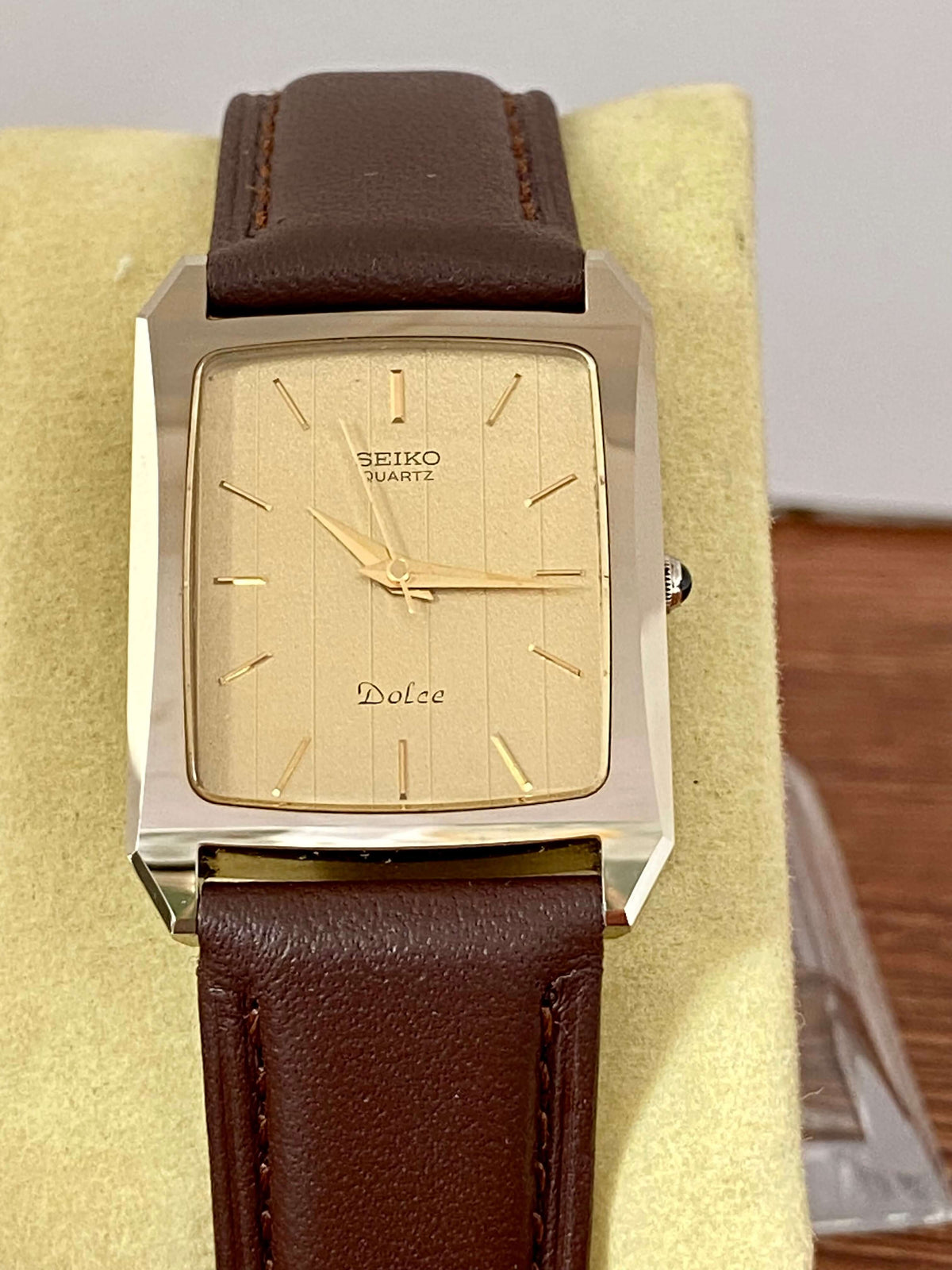 Vintage Seiko Dolce Quartz 7321-5570 Tungsten, October 1984
