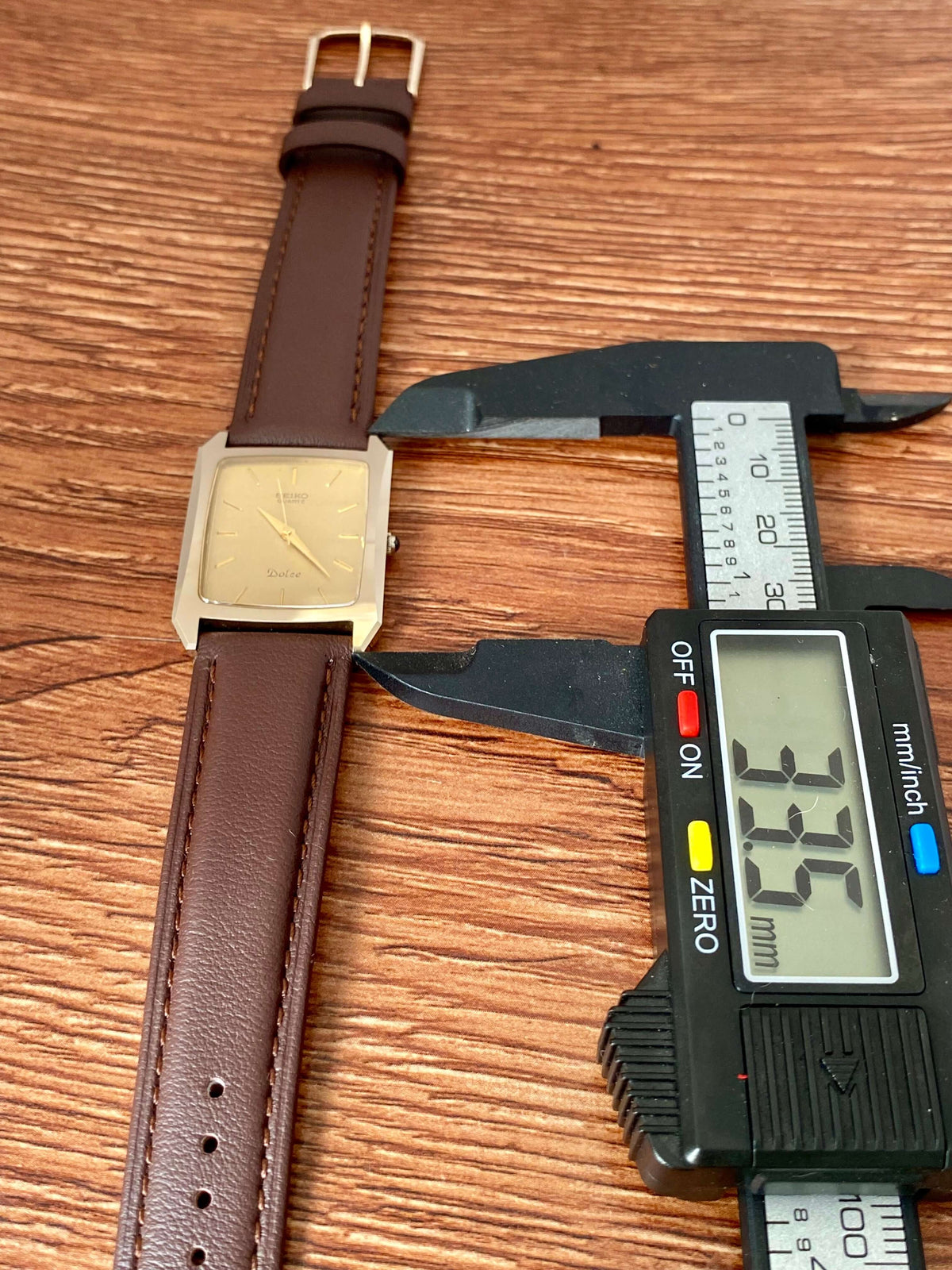 Vintage Seiko Dolce Quartz 7321-5570 Tungsten, October 1984