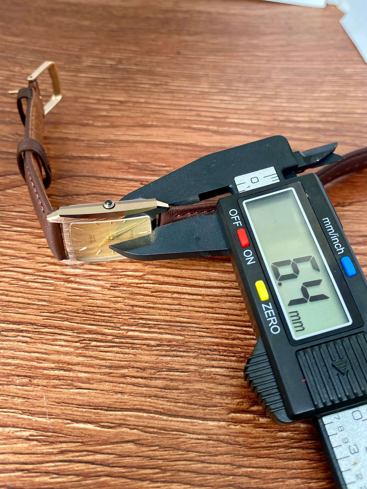 Vintage Seiko Dolce Quartz 7321-5570 Tungsten, October 1984