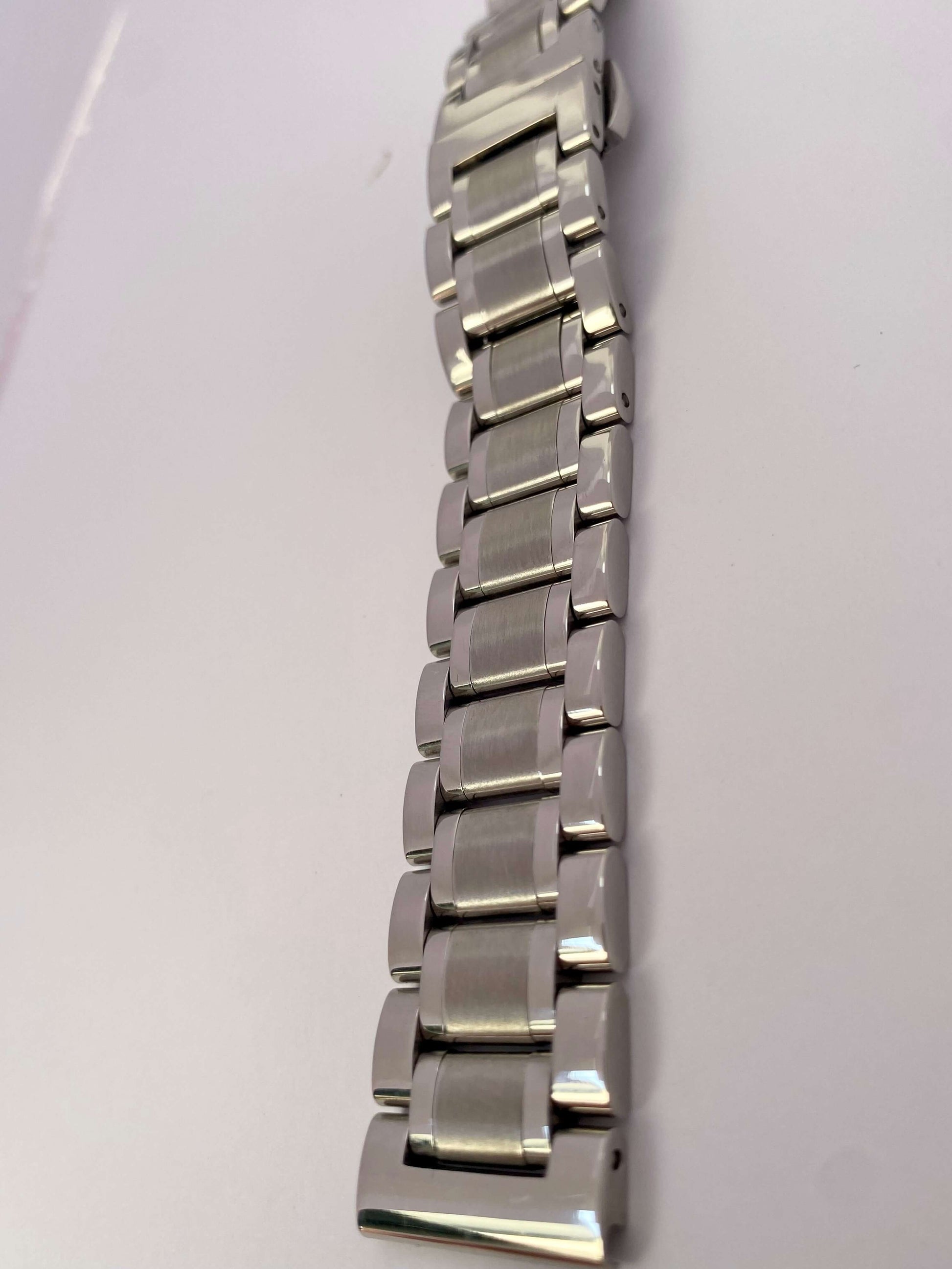 18mm Stainless Steel Oyster link Watch Bracelet with Straight Ends showcasing the five-link design and polished finish.