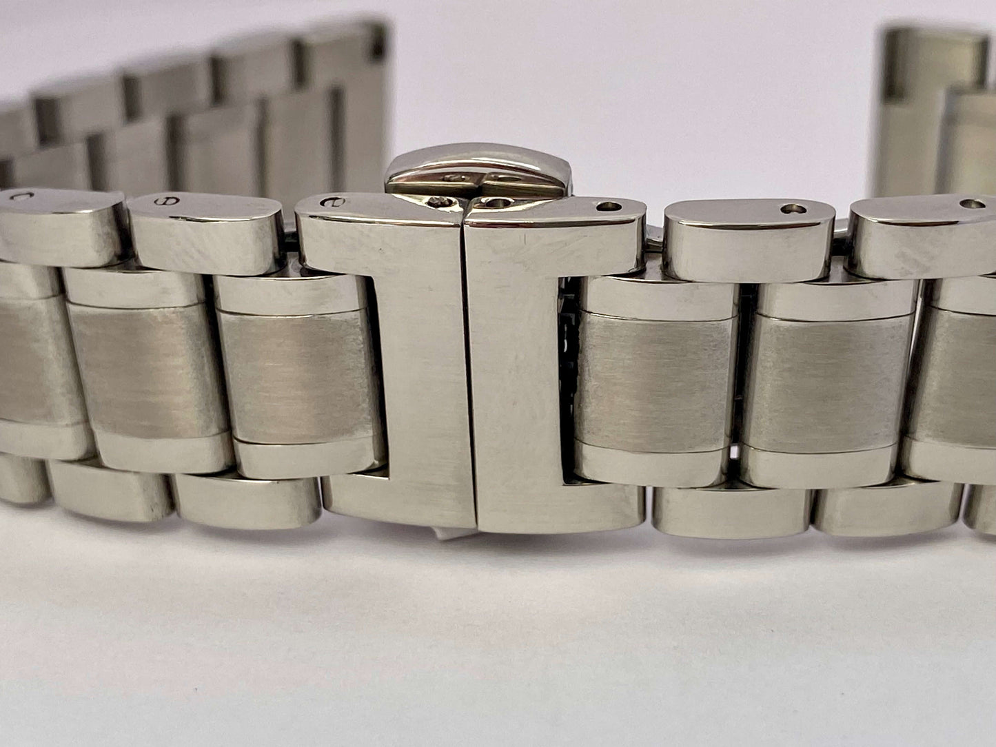 18mm Stainless Steel Oyster link Watch Bracelet with Straight Ends showing clasp and link detail.