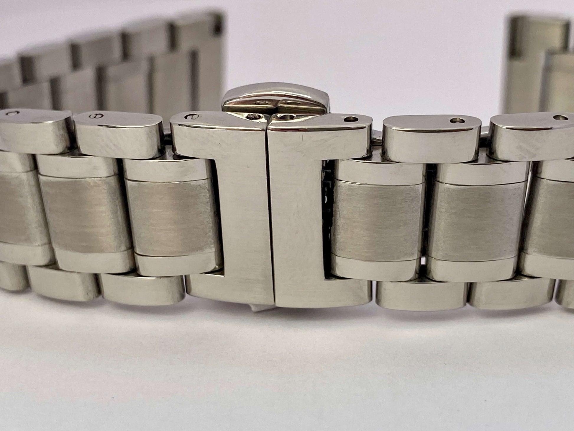 18mm Stainless Steel Oyster link Watch Bracelet with Straight Ends showing clasp and link detail.