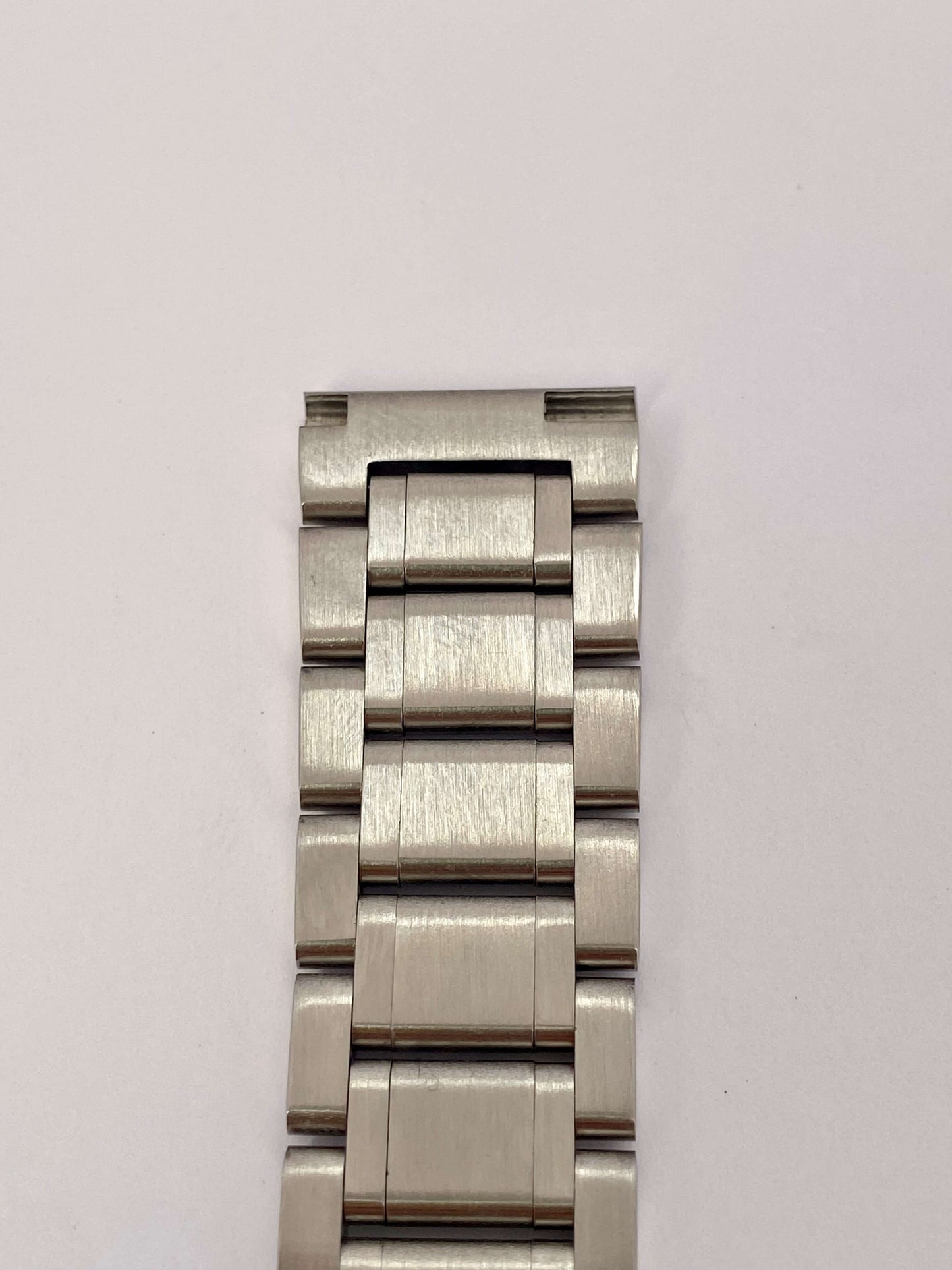 18mm Stainless Steel Oyster link Watch Bracelet with Straight Ends close-up showing link details.