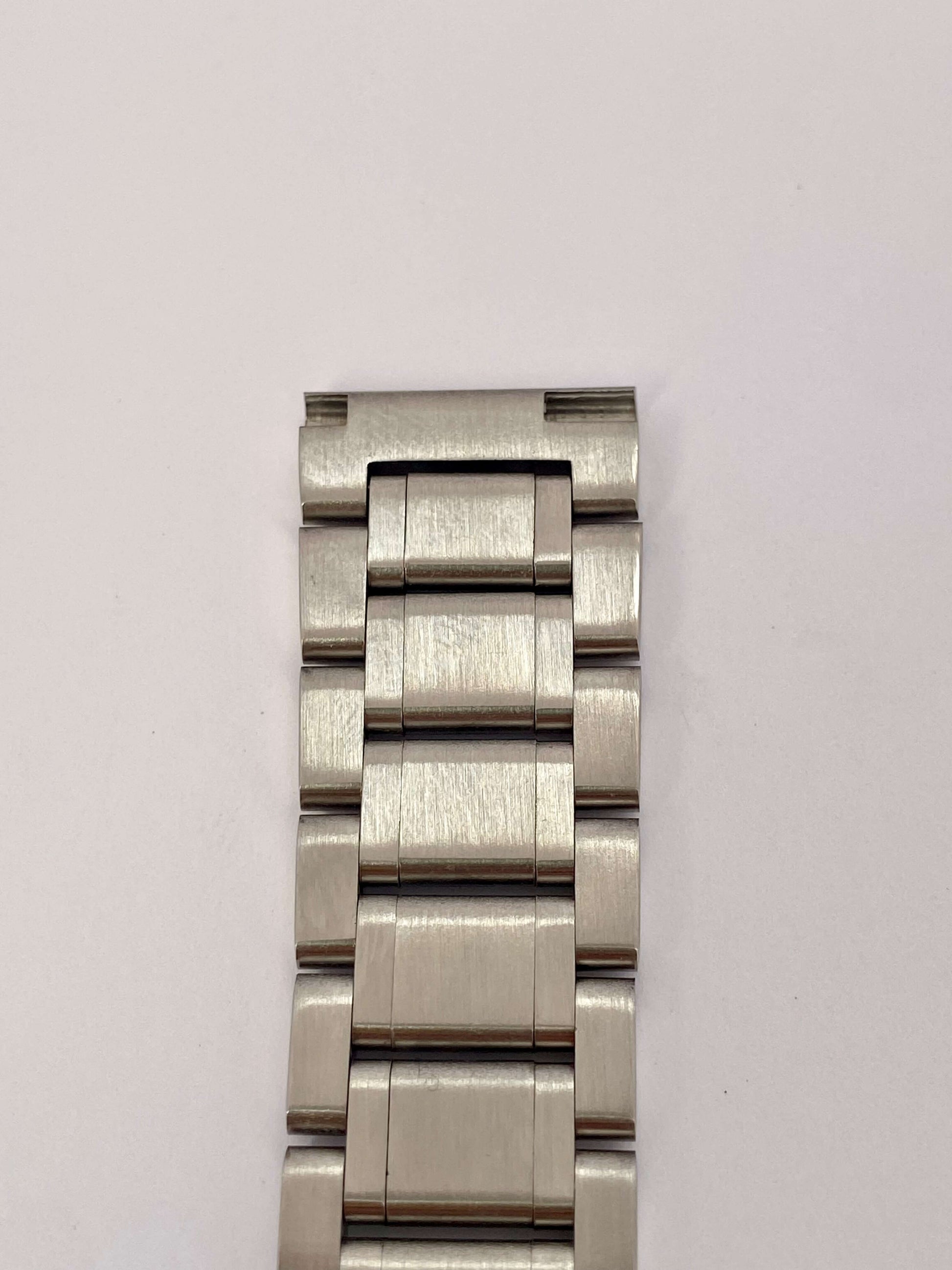 18mm Stainless Steel Oyster link Watch Bracelet with Straight Ends close-up showing link details.