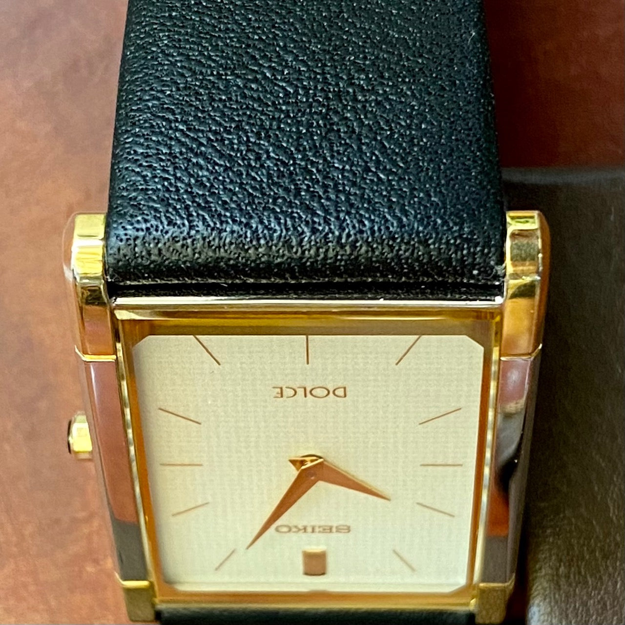 Vintage November 1999 Seiko Dolce Quartz Tank 8N40-5030 White Waffle Gold Cap