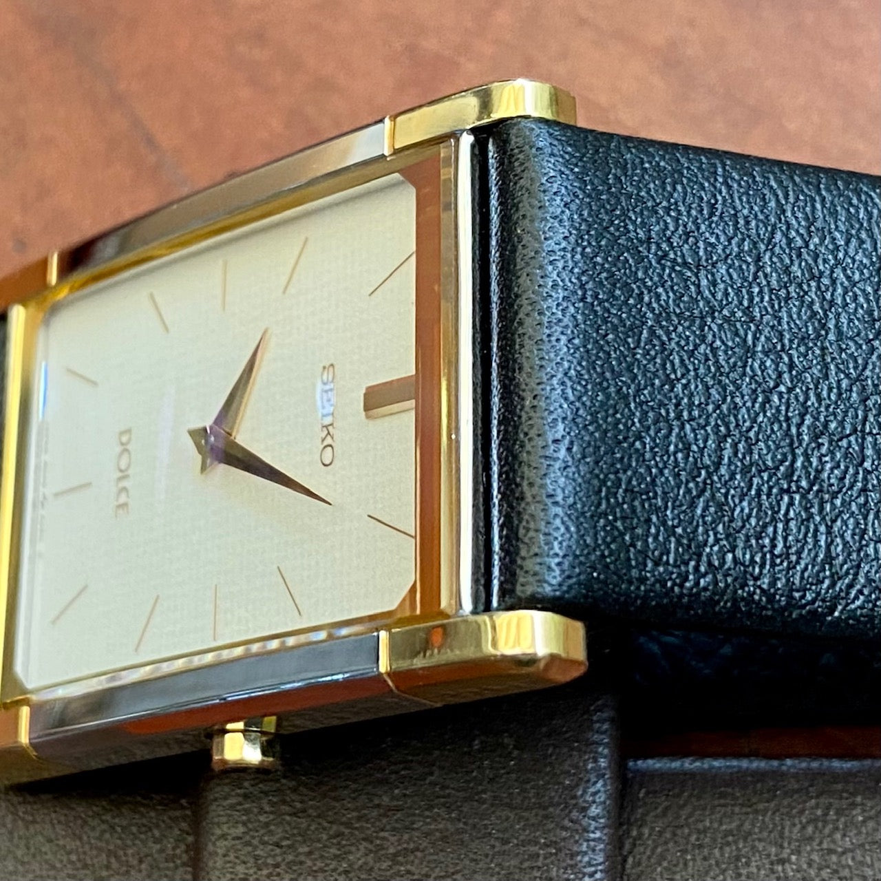 Vintage November 1999 Seiko Dolce Quartz Tank 8N40-5030 White Waffle Gold Cap