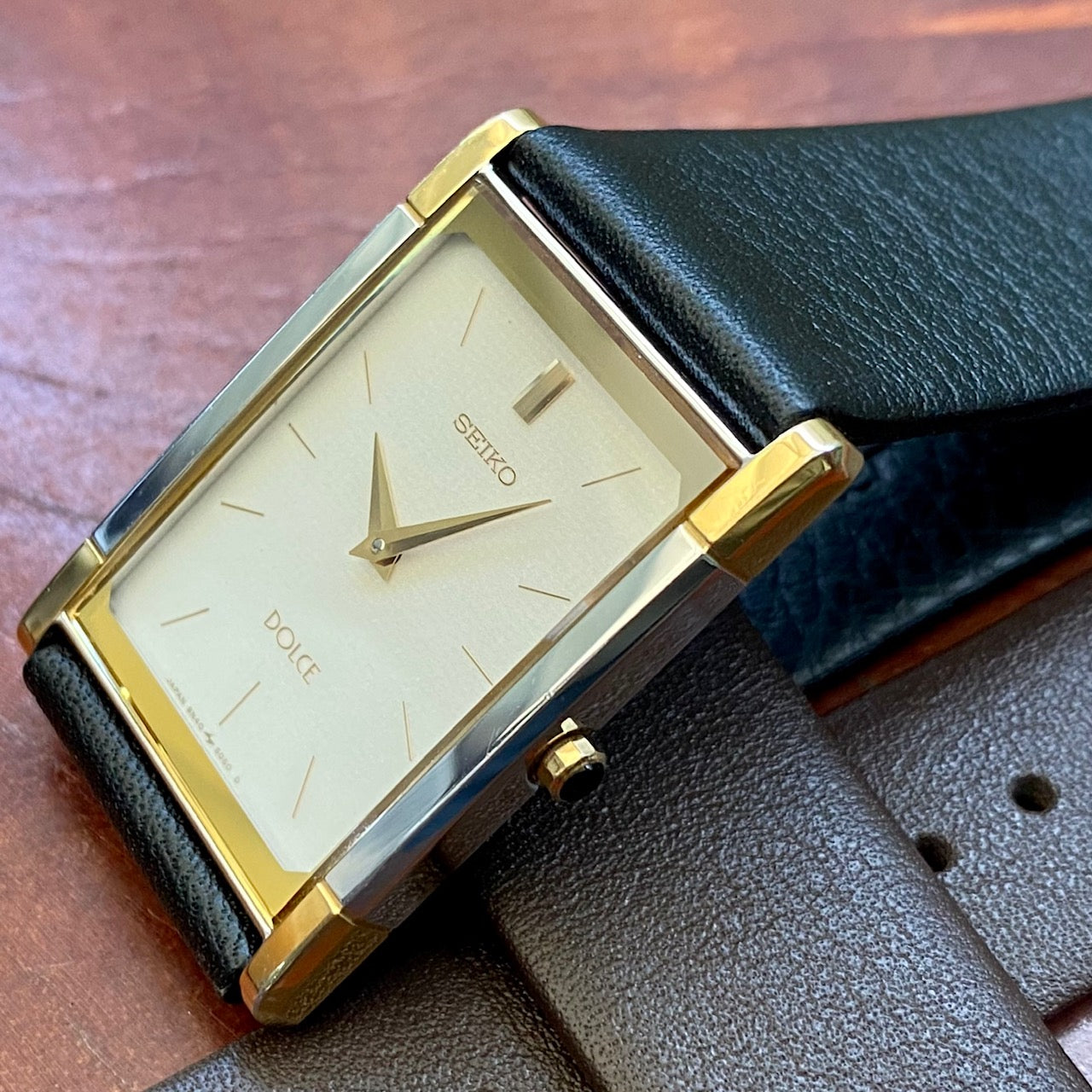 Vintage November 1999 Seiko Dolce Quartz Tank 8N40-5030 White Waffle Gold Cap