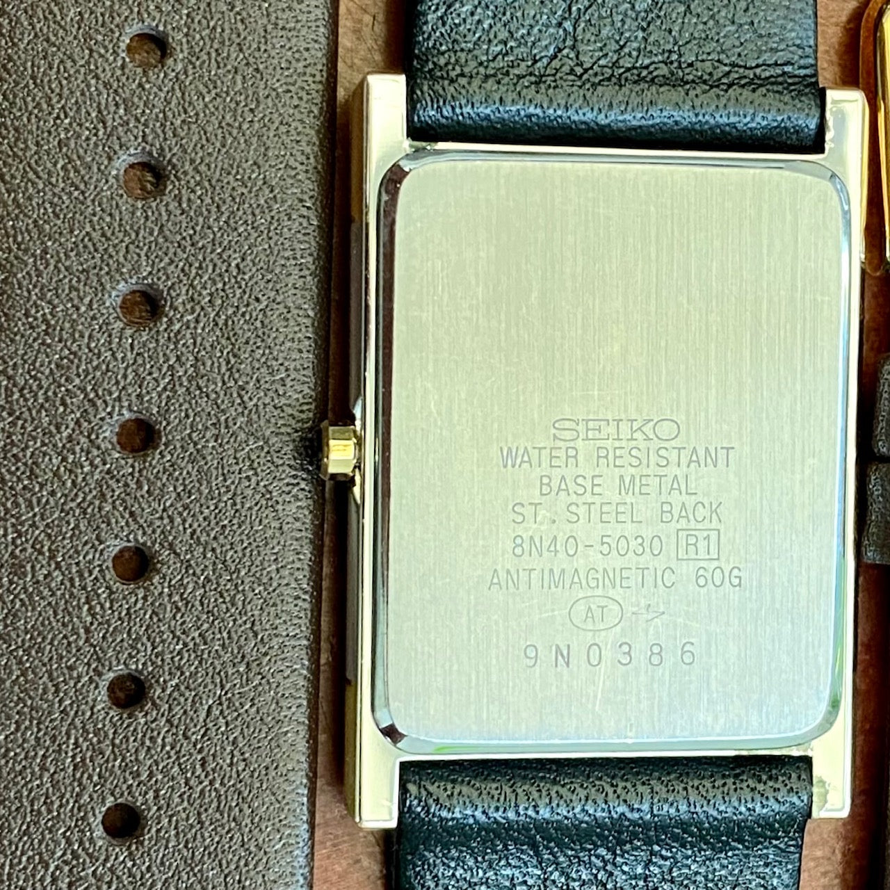 Vintage November 1999 Seiko Dolce Quartz Tank 8N40-5030 White Waffle Gold Cap