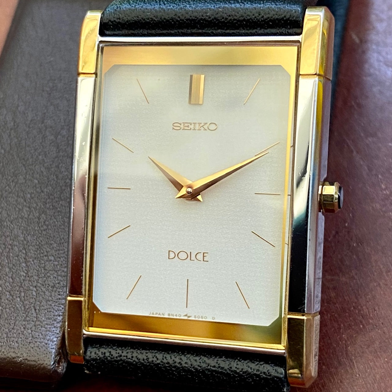 Vintage November 1999 Seiko Dolce Quartz Tank 8N40-5030 White Waffle Gold Cap