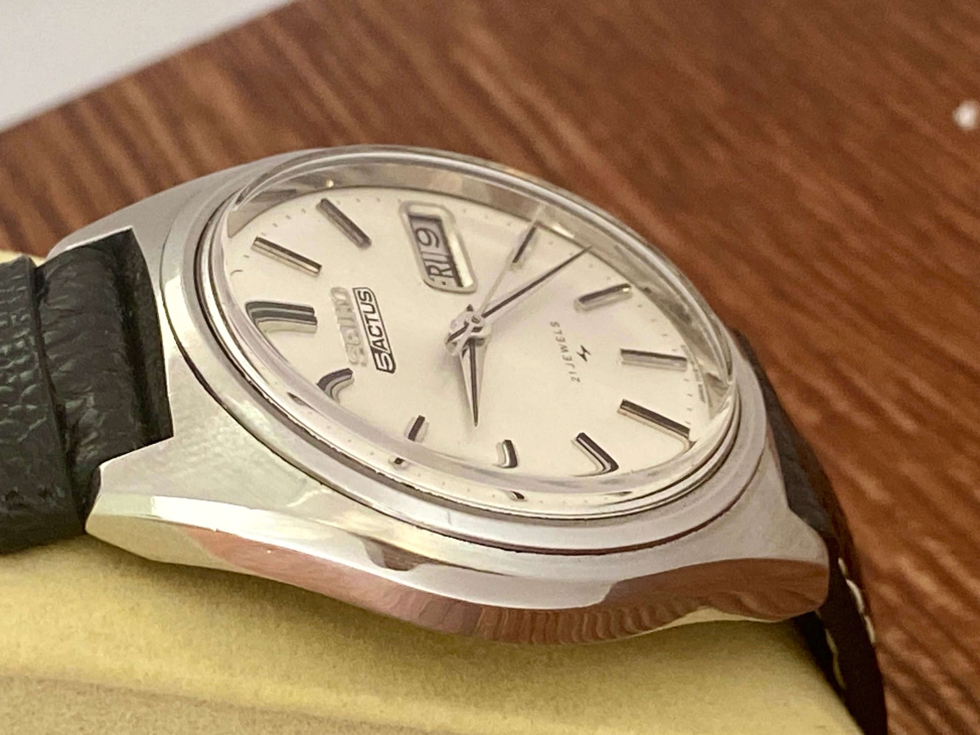 Vintage Seiko 5 Actus 7019-8010 Sunburst , SERVICED Auto April 1970 UK VINTAGE WATCH LTD