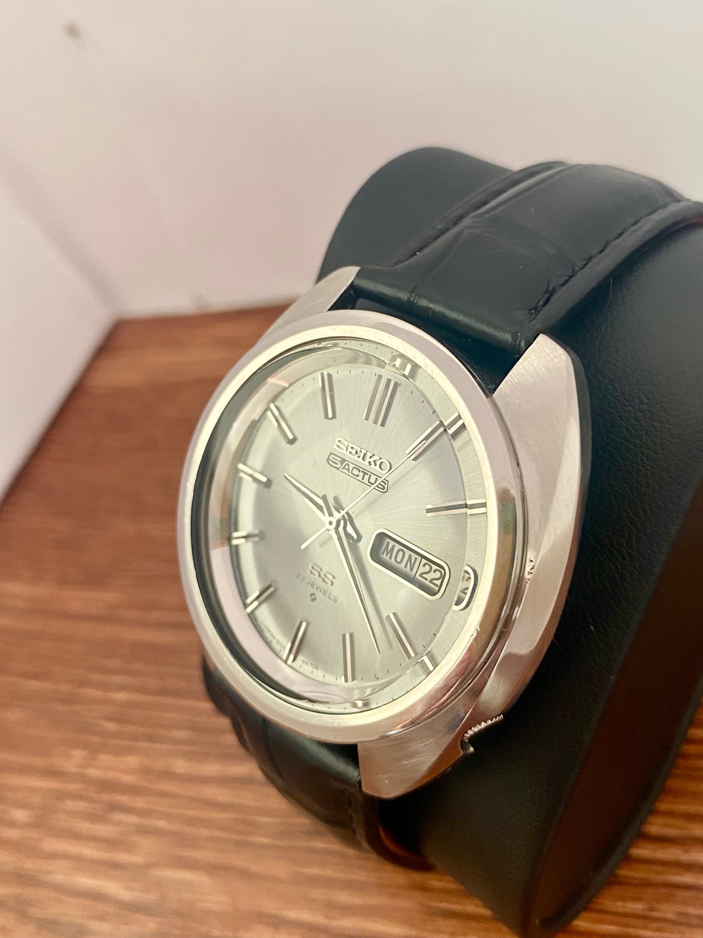 Vintage Seiko 5 Actus stainless steel case Top Side view 1970