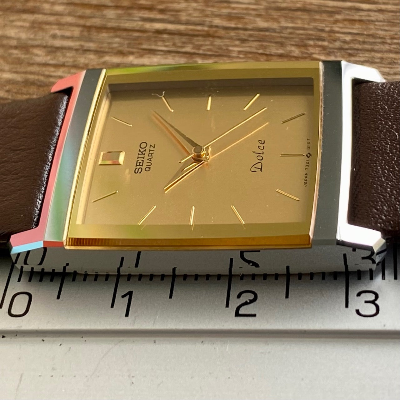 Vintage Seiko Dolce tungsten case length profile view