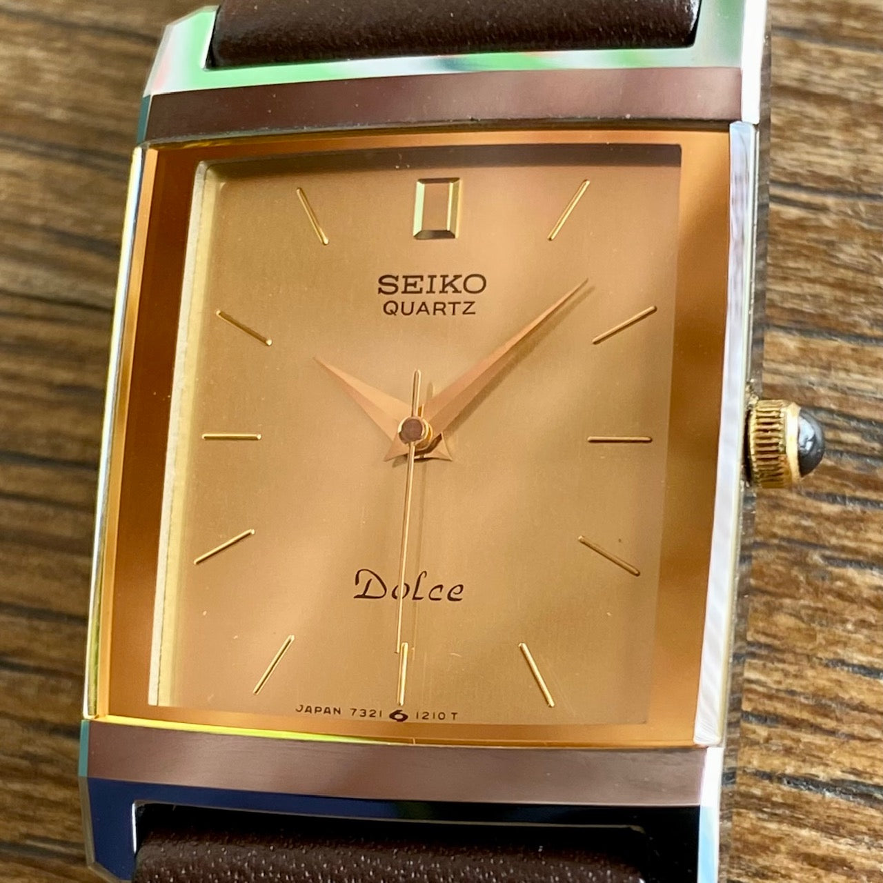 Seiko Quartz Dolce tank watch 7321-5730 tungsten case close-up