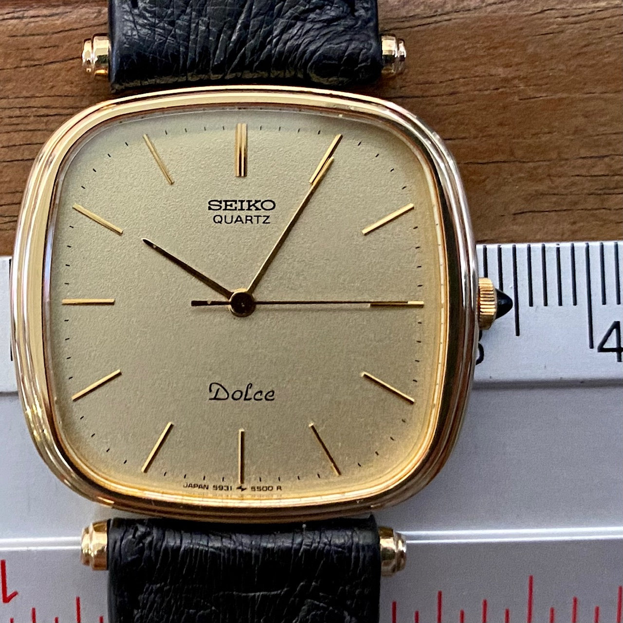Vintage Seiko Dolce Quartz 5931-5400, Gold Dial, May 1992 UK VINTAGE WATCH LTD