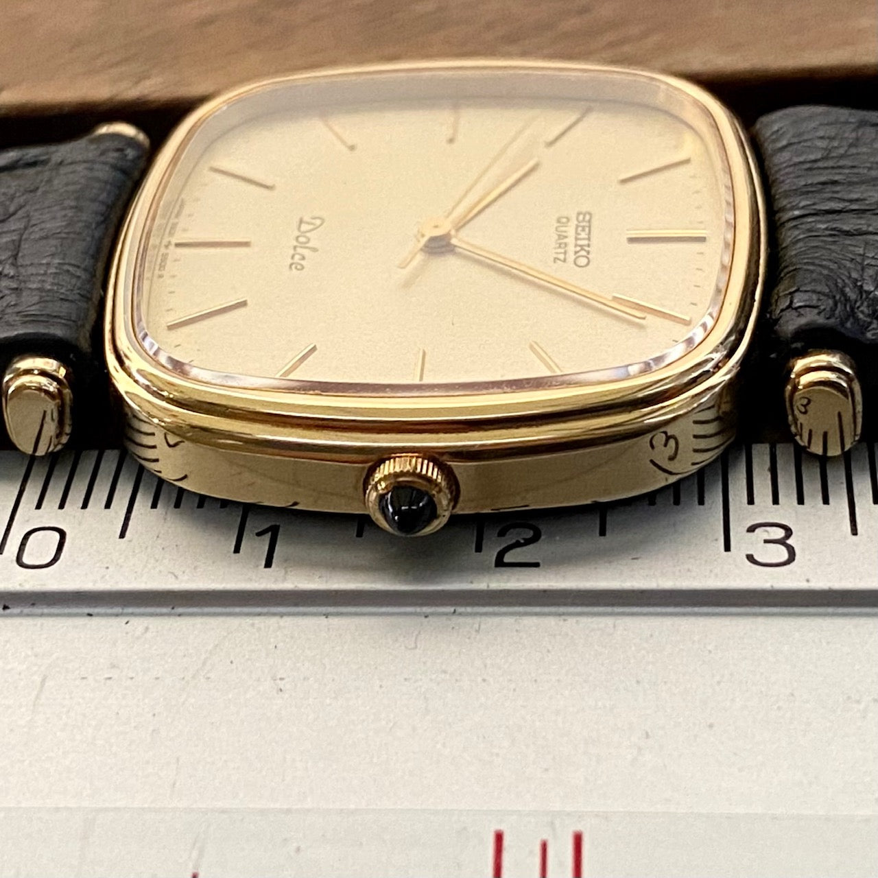 Vintage Seiko Dolce Quartz 5931-5400, Gold Dial, May 1992 UK VINTAGE WATCH LTD