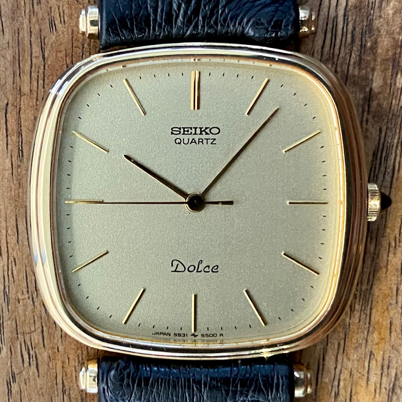 Vintage Seiko Dolce Quartz 5931-5400, Gold Dial, May 1992 UK VINTAGE WATCH LTD