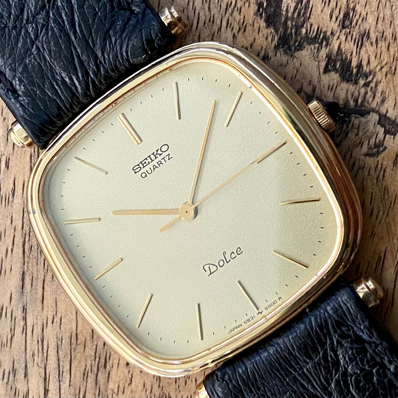 Vintage Seiko Dolce Quartz 5931-5400, Gold Dial, May 1992 UK VINTAGE WATCH LTD