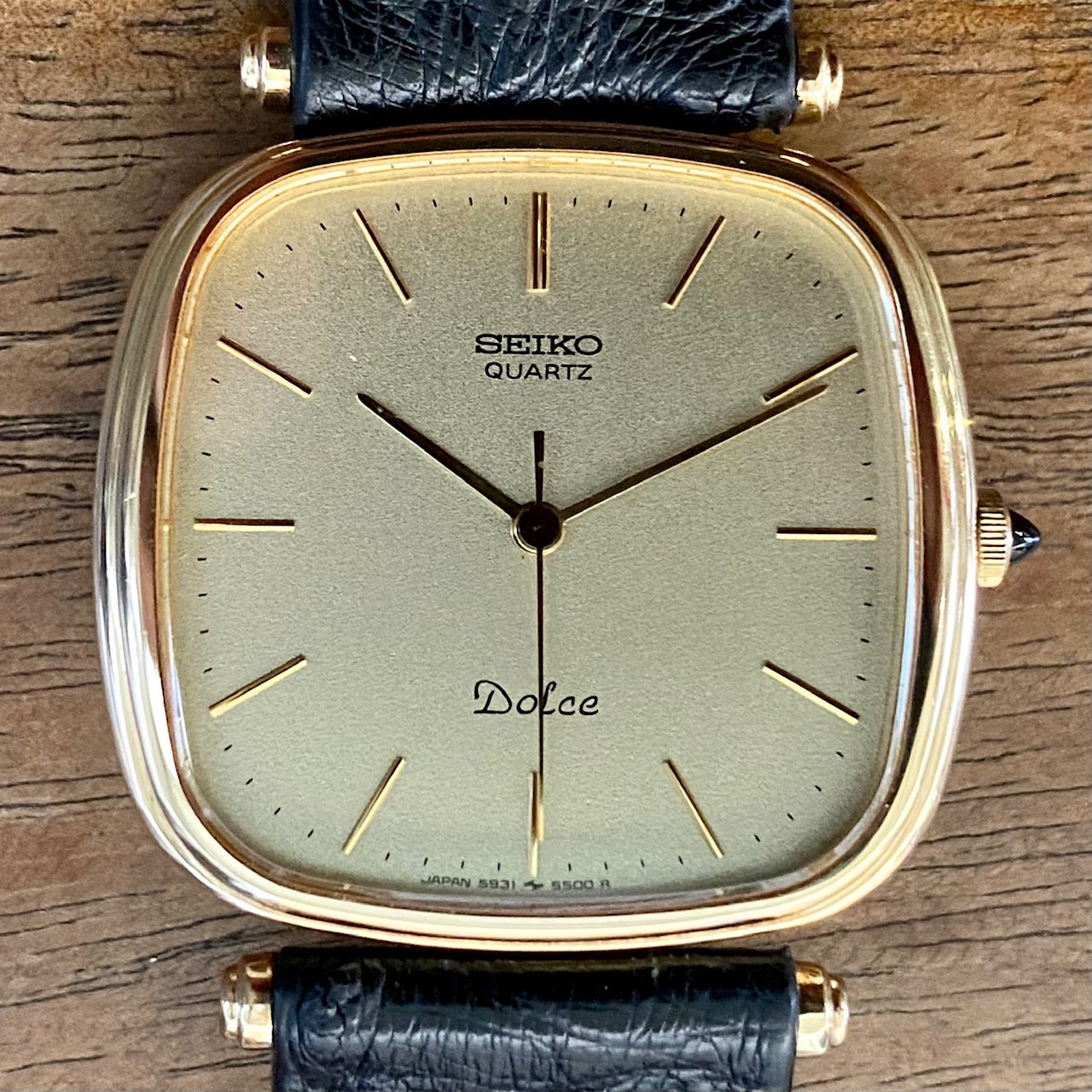 Vintage Seiko Dolce Quartz 5931-5400, Gold Dial, May 1992 UK VINTAGE WATCH LTD