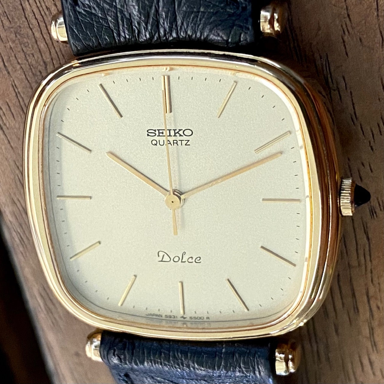 Vintage Seiko Dolce Quartz 5931-5400, Gold Dial, May 1992 UK VINTAGE WATCH LTD