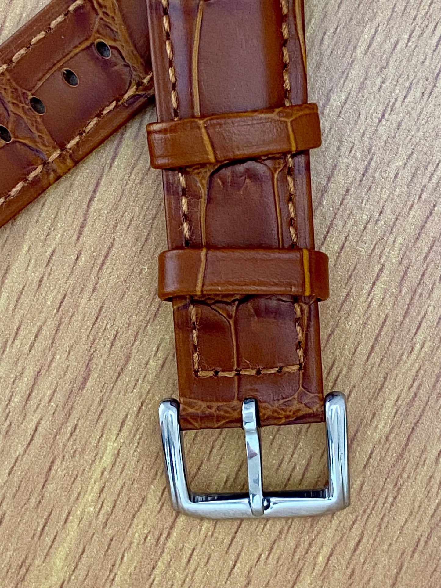 18mm Leather Watch Strap Light Brown Crocodile Imprint  UK VINTAGE WATCH LTD