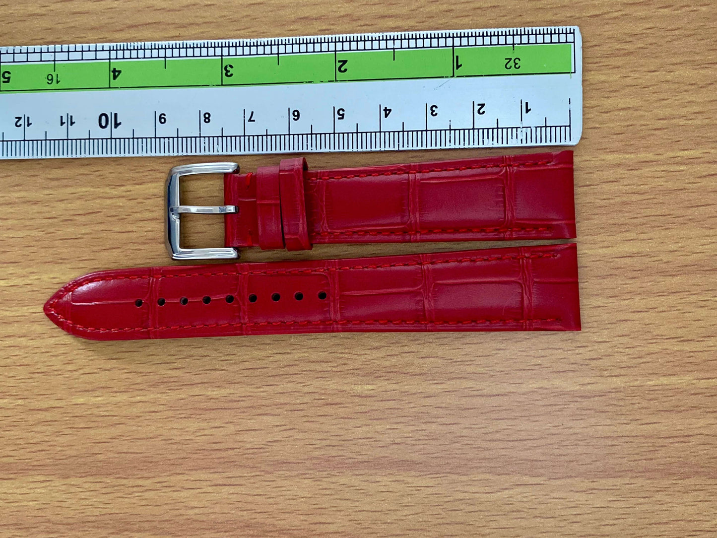 18mm Leather Watch Strap Red Crocodile Imprint  UK VINTAGE WATCH LTD