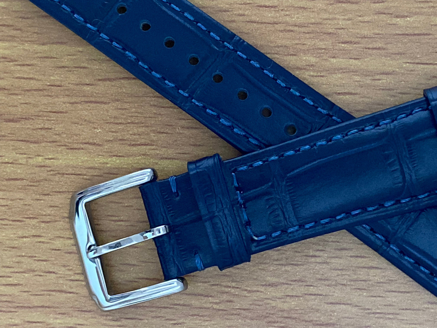 18mm Leather Watch Strap Blue Crocodile Imprint & Buckle UK VINTAGE WATCH LTD