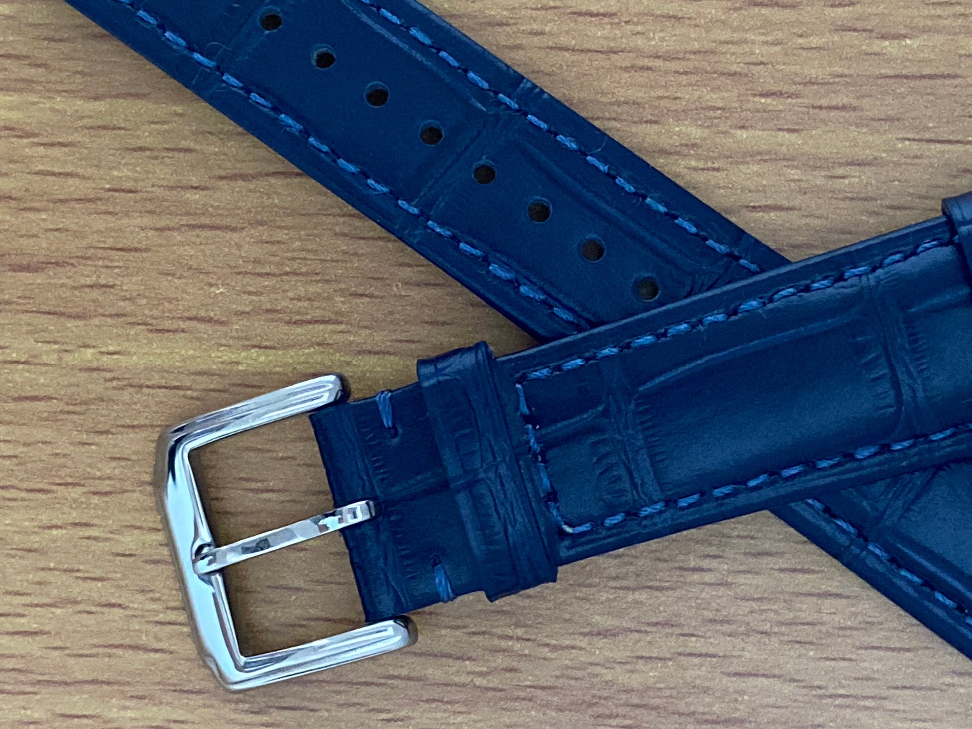 18mm Leather Watch Strap Blue Crocodile Imprint & Buckle UK VINTAGE WATCH LTD