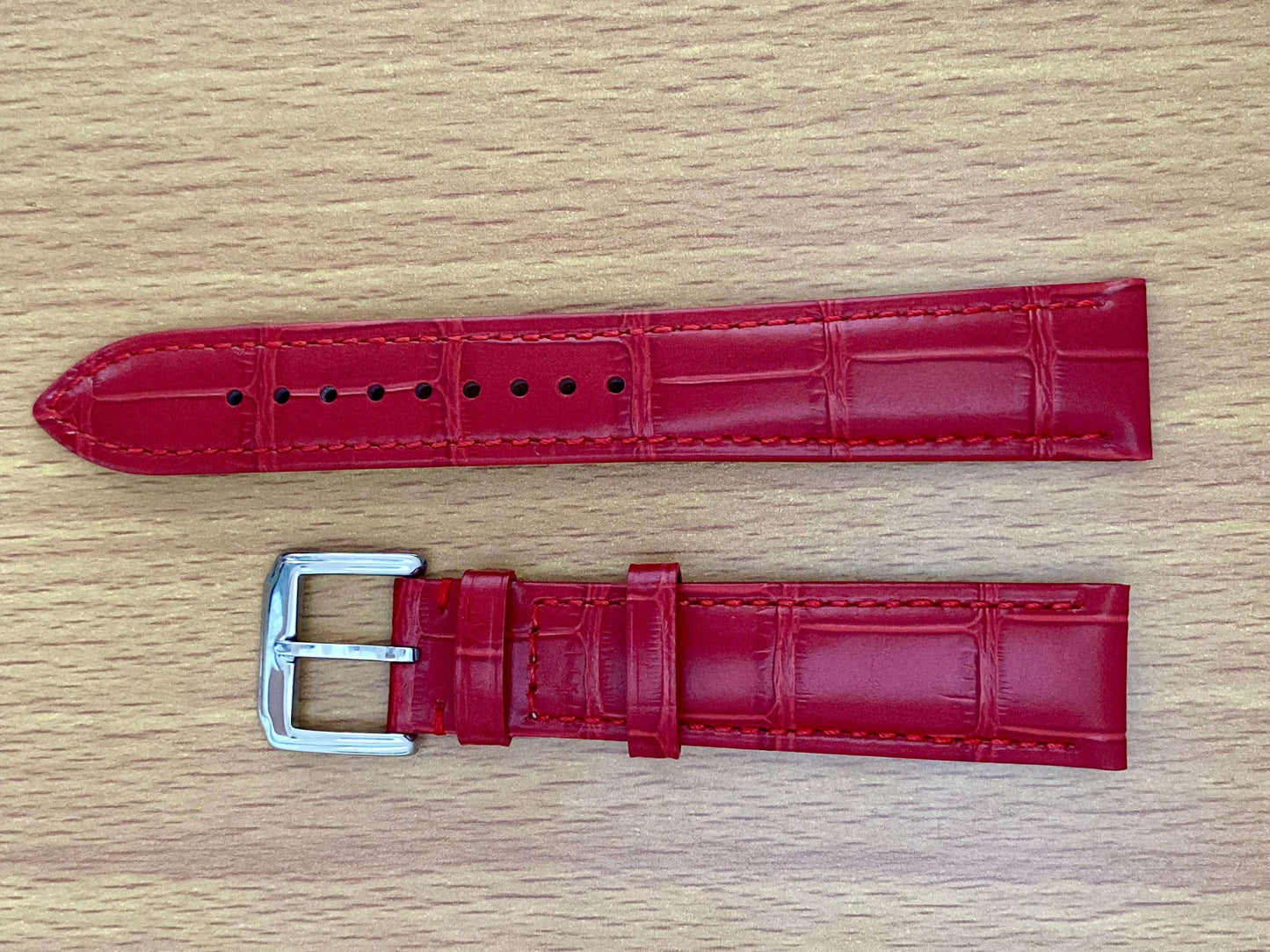 18mm Leather Watch Strap Red Crocodile Imprint  UK VINTAGE WATCH LTD