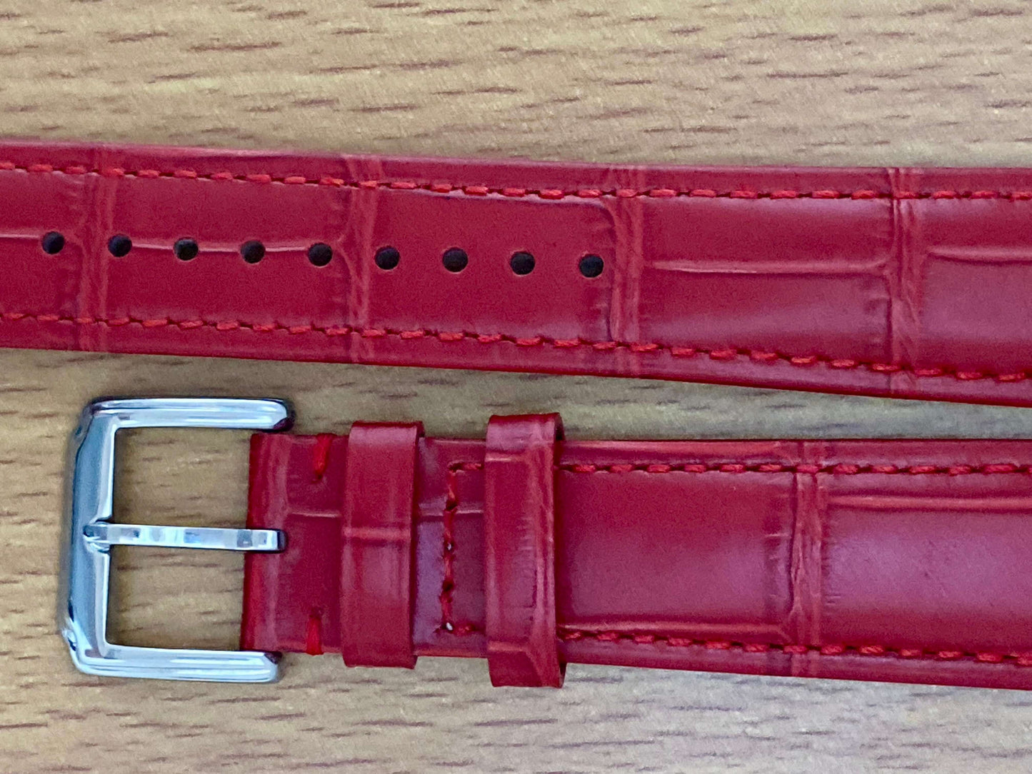 18mm Leather Watch Strap Red Crocodile Imprint  UK VINTAGE WATCH LTD