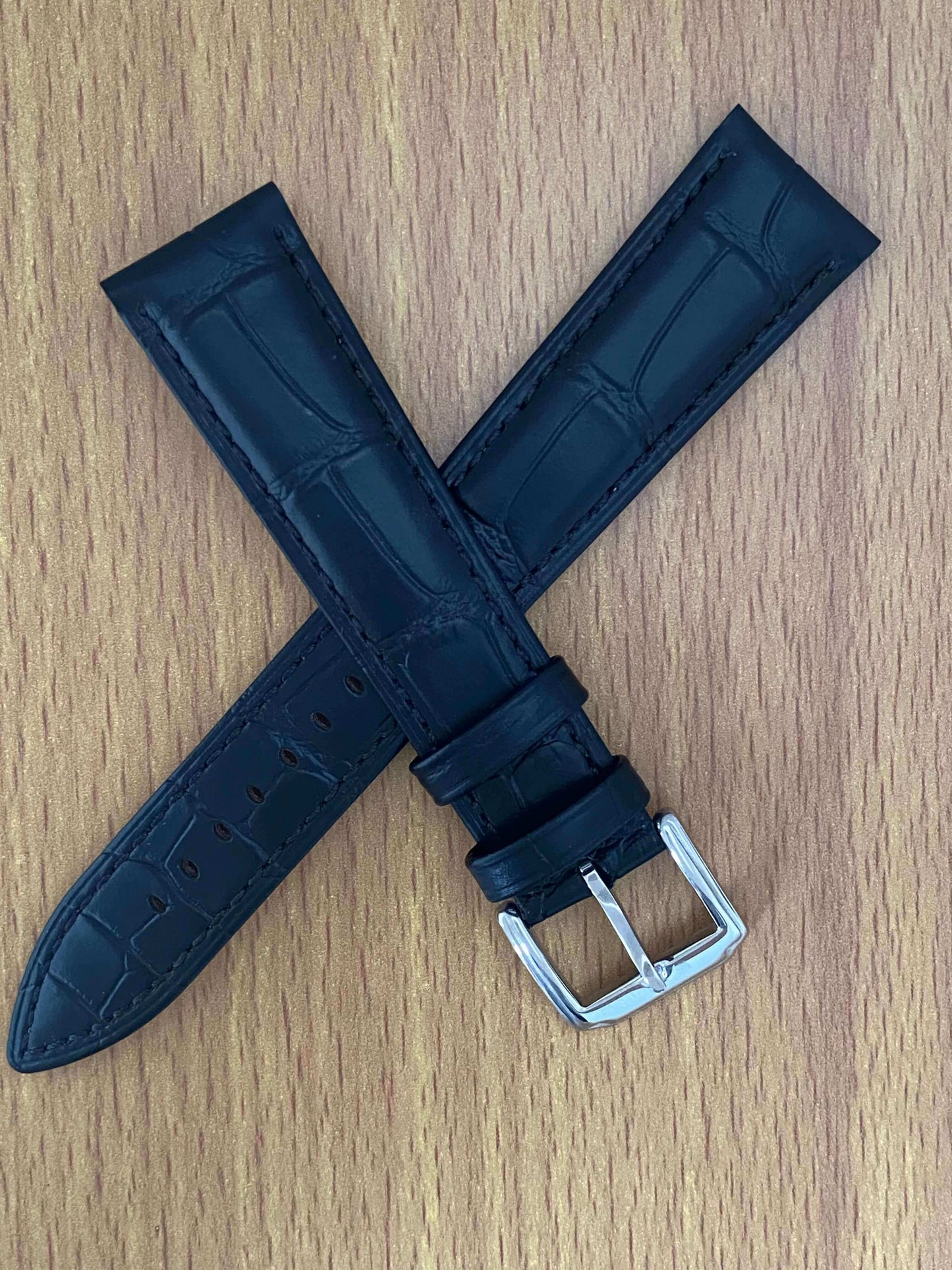 18mm Leather Watch Strap Black Crocodile Imprint & BuckleUK VINTAGE WATCH LTD