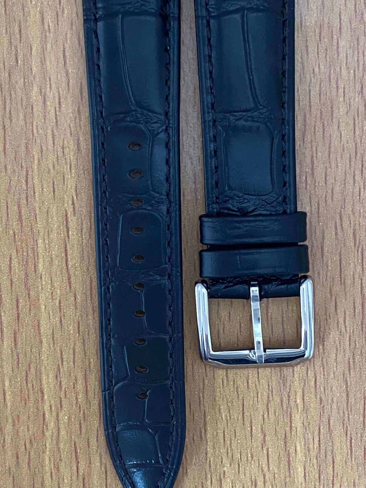 18mm Leather Watch Strap Black Crocodile Imprint & BuckleUK VINTAGE WATCH LTD