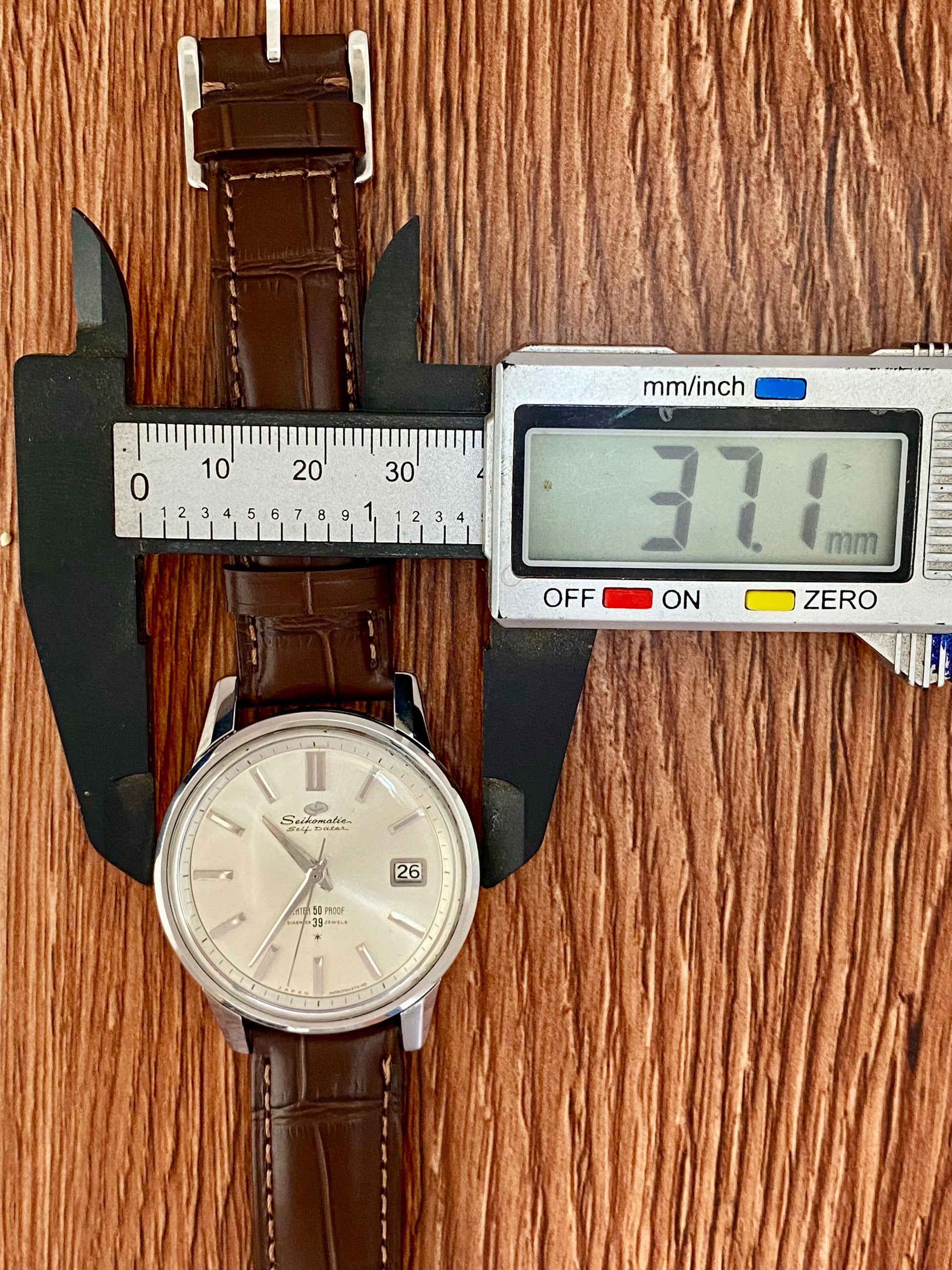 Vintage Seikomatic J13060 Self Dater 39 Jewels 1960s - Serviced UK VINTAGE WATCH LTD