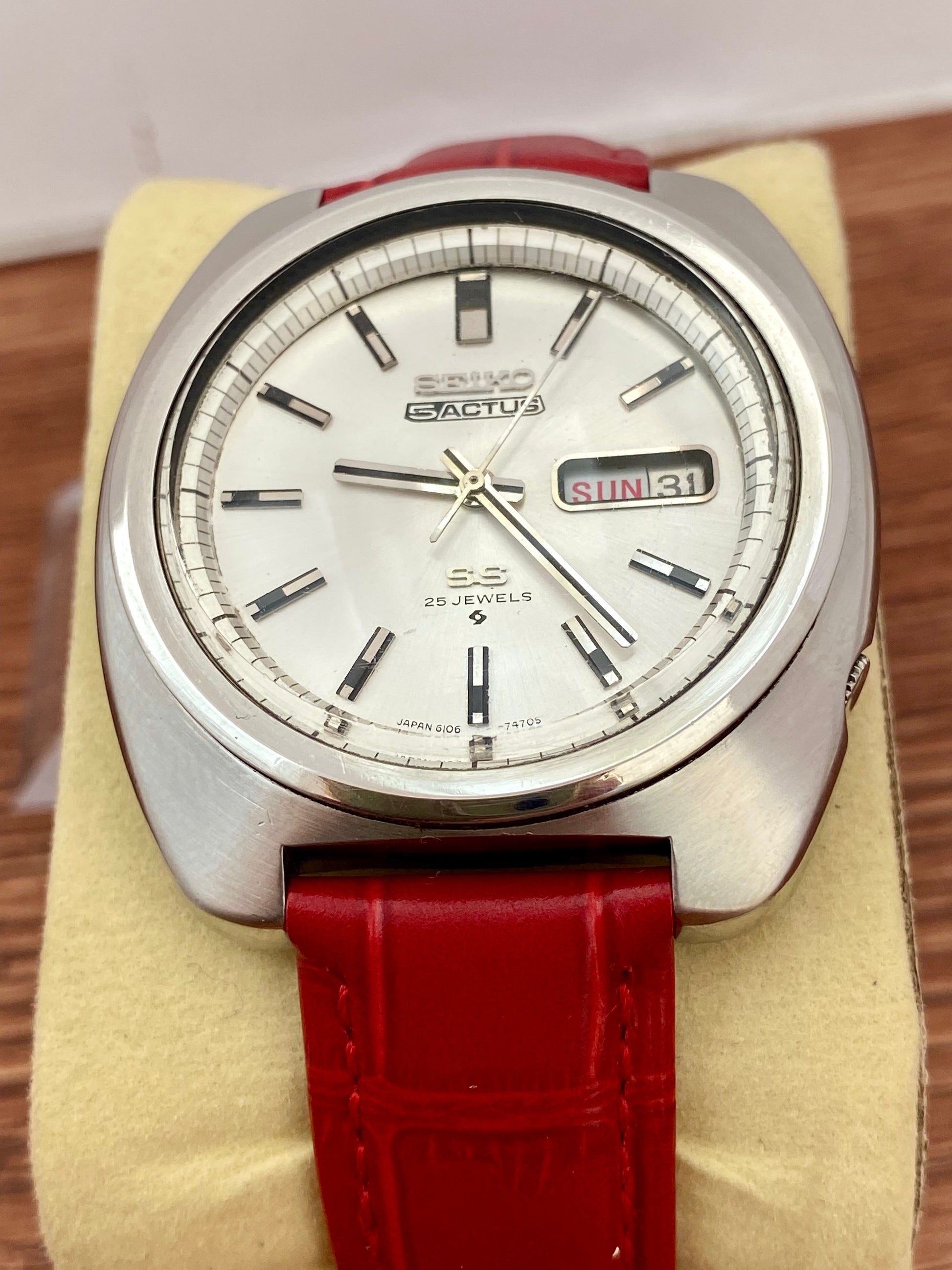 Vintage Seiko 5 Actus SS 6106-7440 SERVICED Automatic - January 1970 UK VINTAGE WATCH LTD