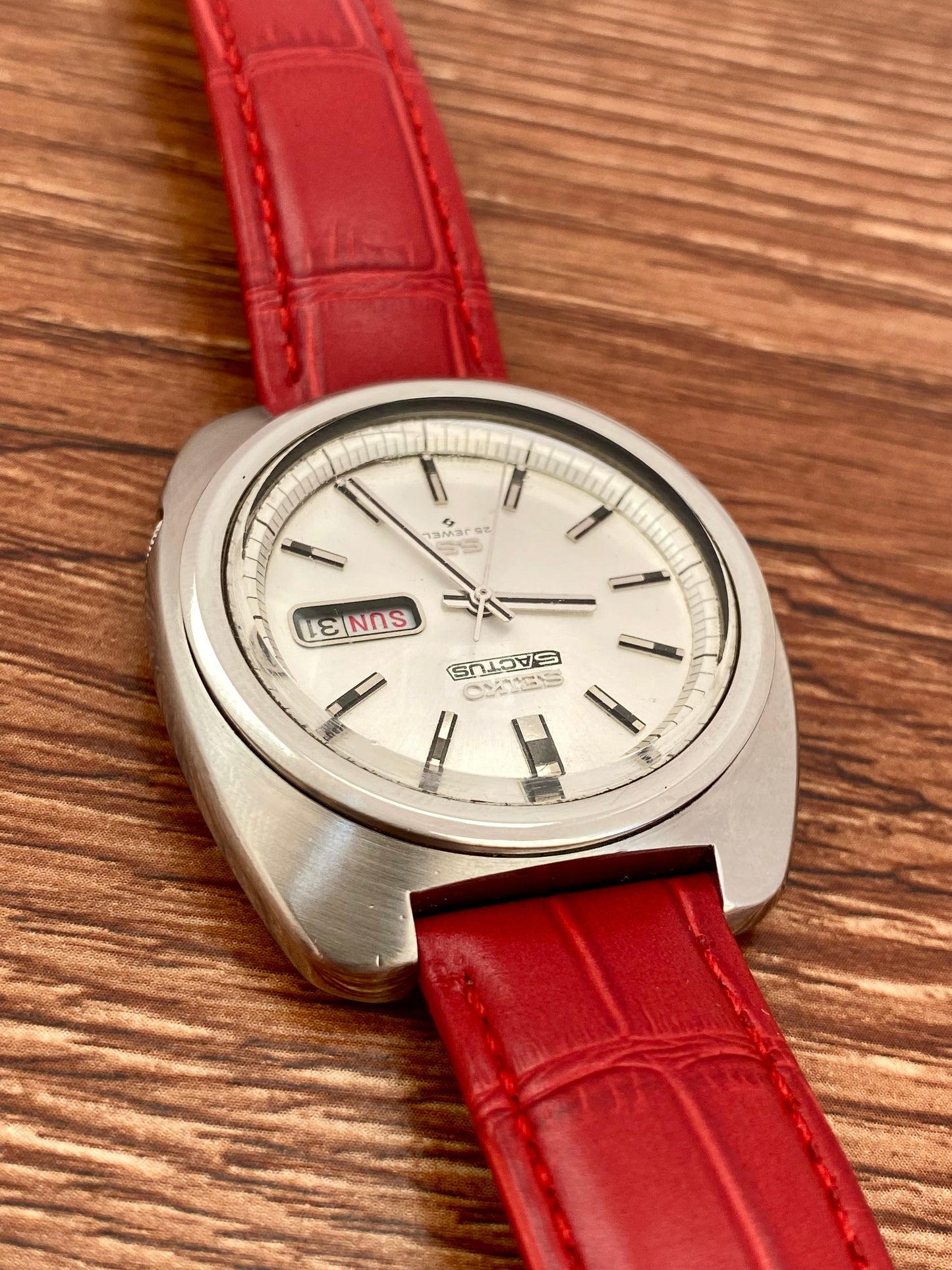 Vintage Seiko 5 Actus SS 6106-7440 SERVICED Automatic - January 1970 UK VINTAGE WATCH LTD