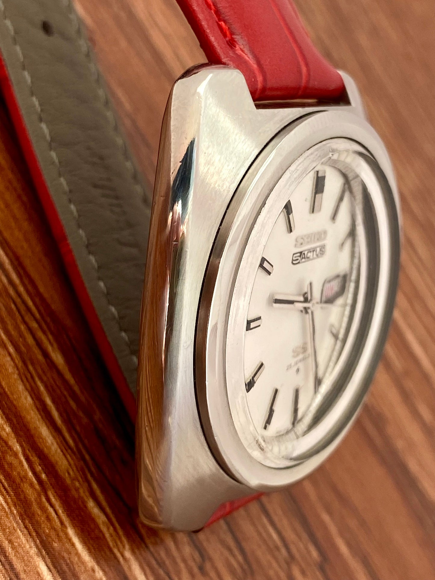 Vintage Seiko 5 Actus SS 6106-7440 SERVICED Automatic - January 1970 UK VINTAGE WATCH LTD