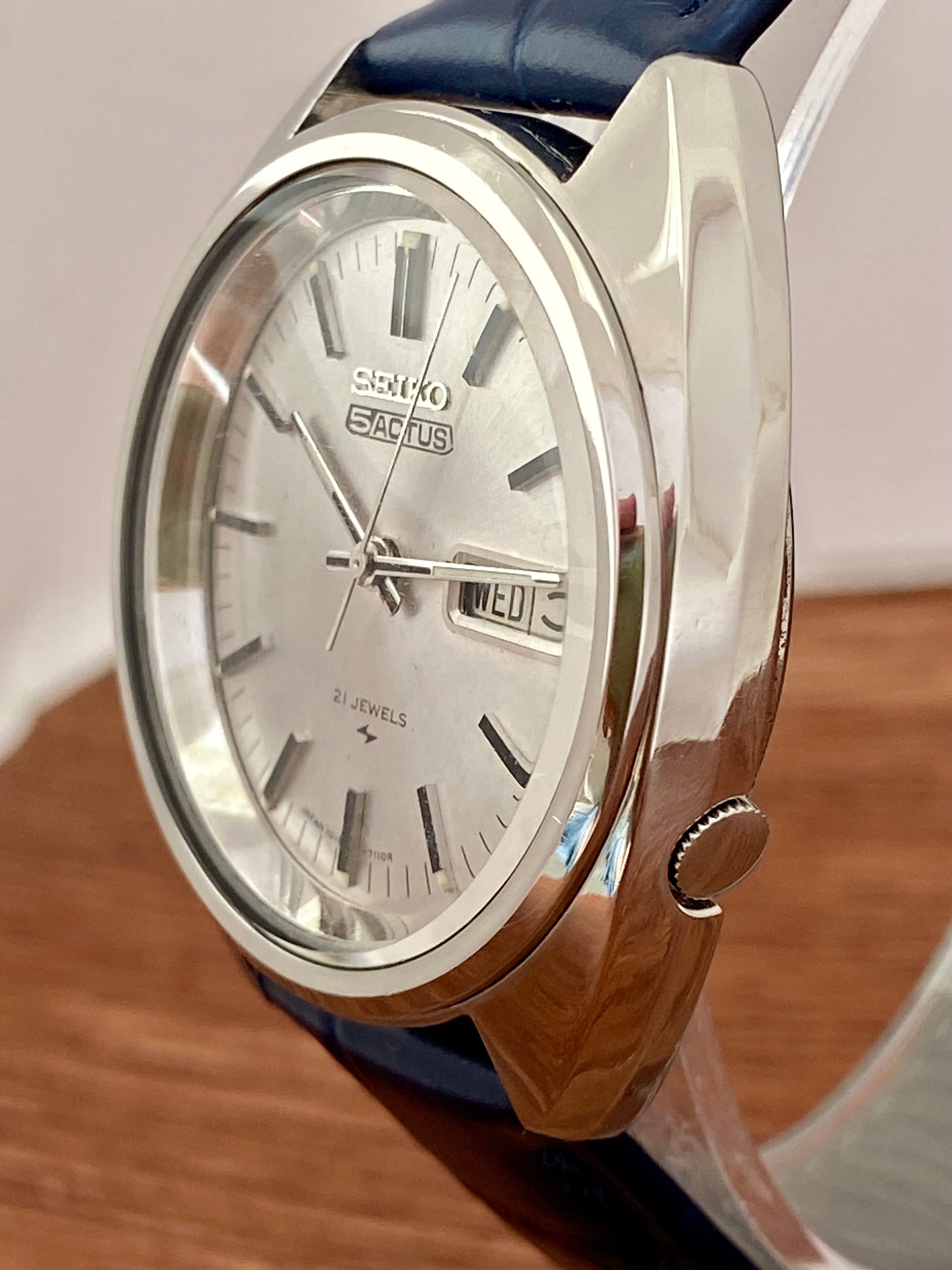 Vintage Seiko 5 Actus 7019-7070 Serviced Auto, August 1971 UK VINTAGE WATCH LTD
