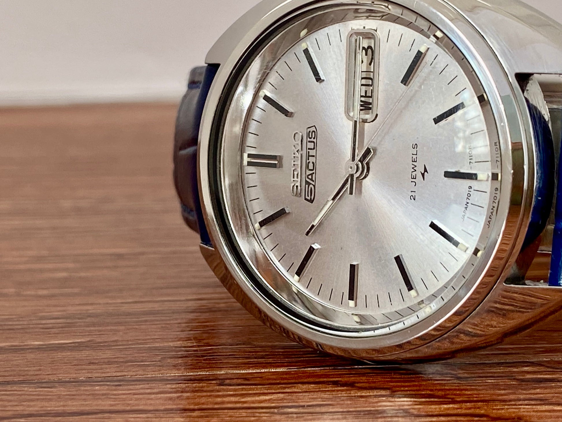 Vintage Seiko 5 Actus 7019-7070 Serviced Auto, August 1971 UK VINTAGE WATCH LTD